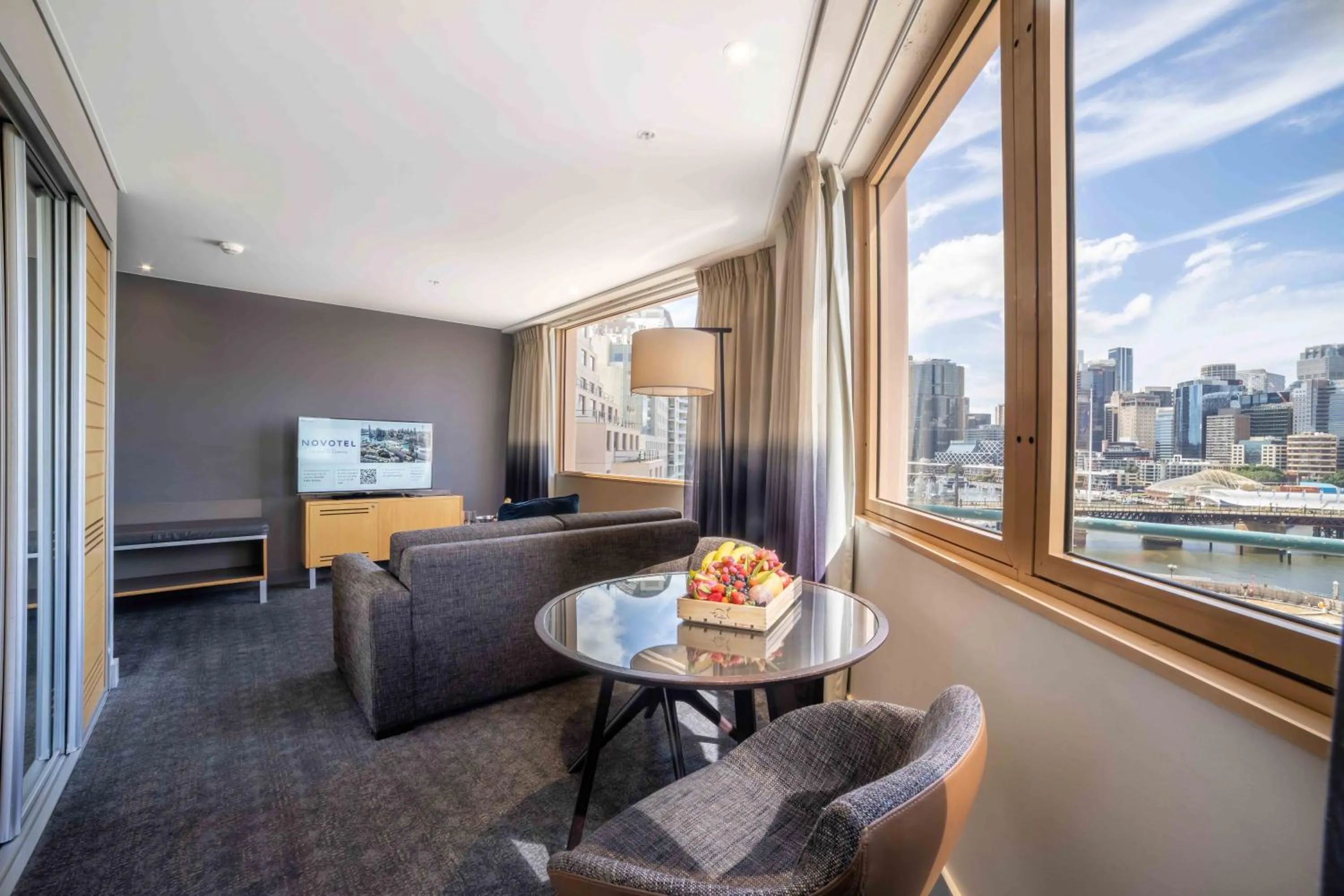 Living room in Novotel Sydney Darling Harbour