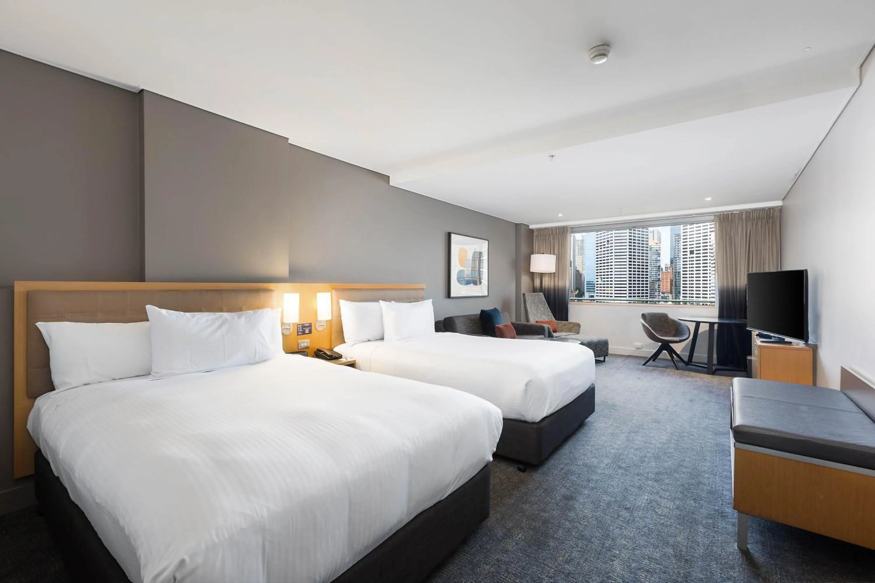 Bedroom, Bed in Novotel Sydney Darling Harbour