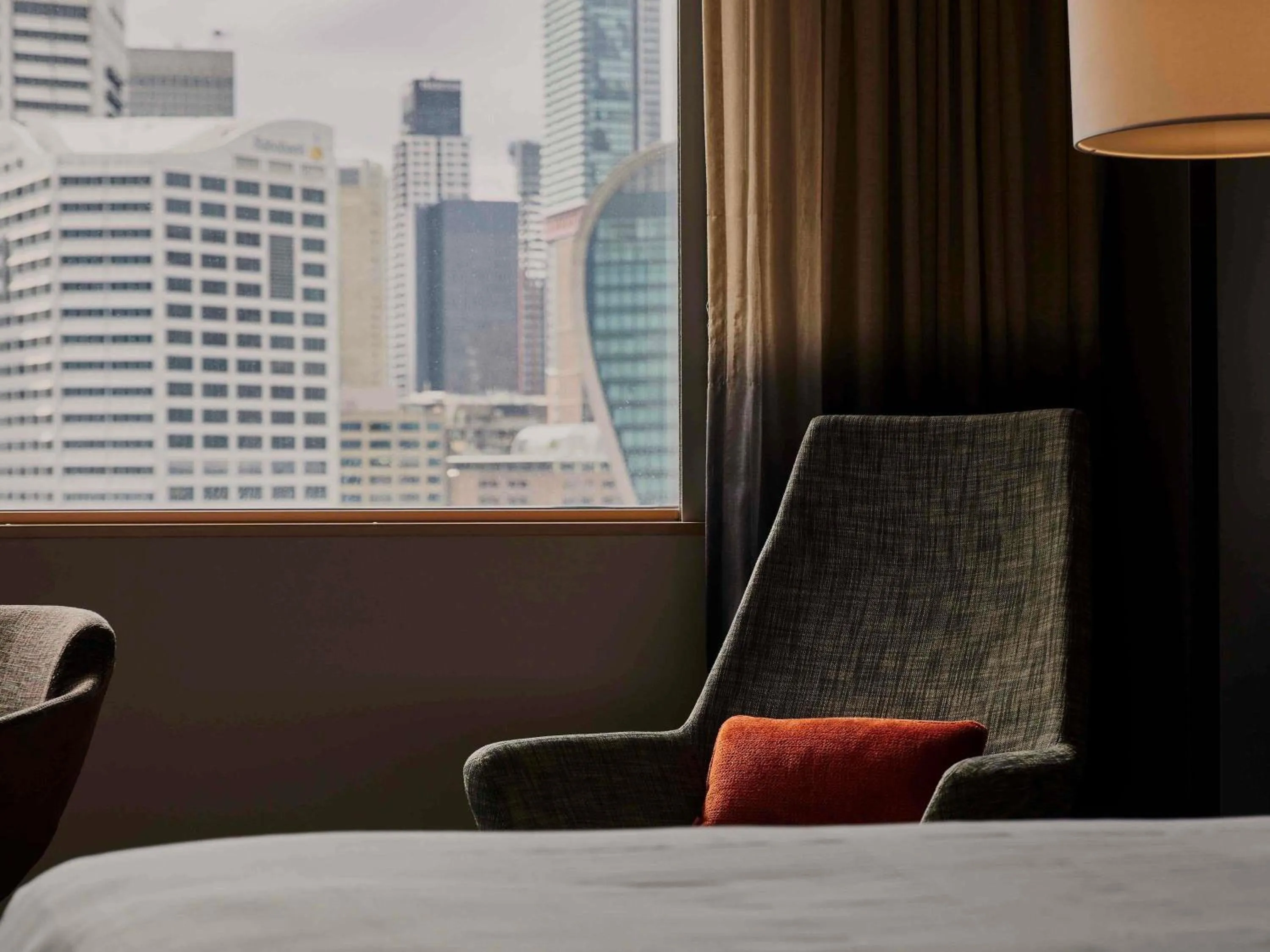 Bedroom, Bed in Novotel Sydney Darling Harbour