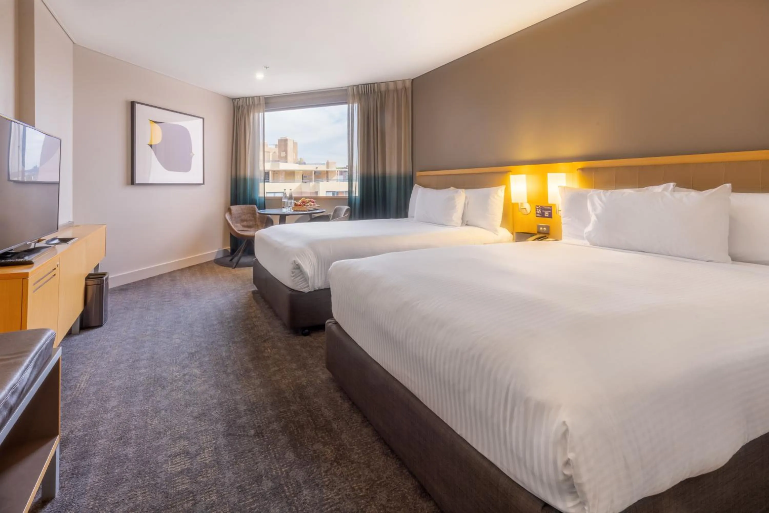 Bedroom, Bed in Novotel Sydney Darling Harbour