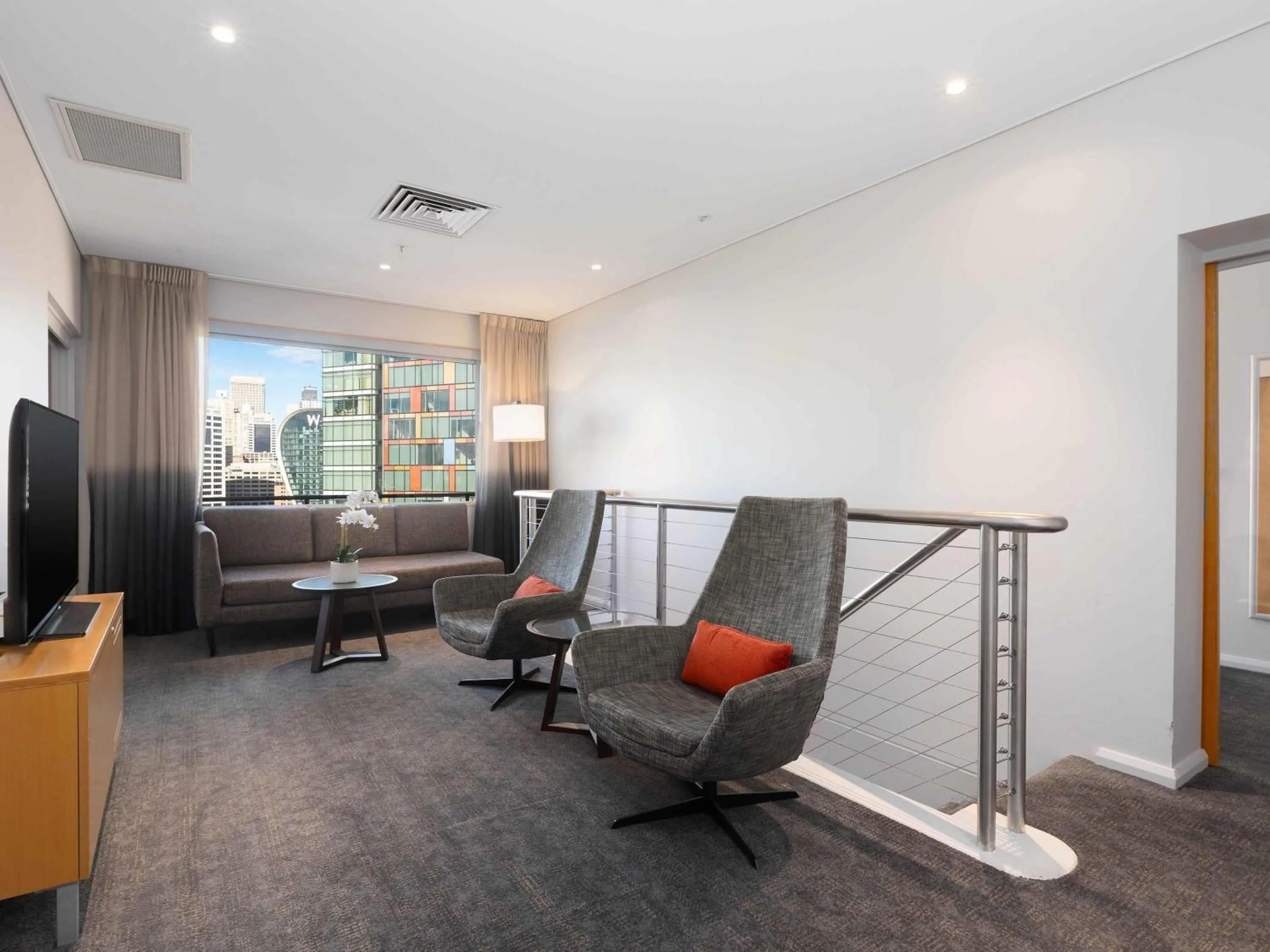 Photo of the whole room in Novotel Sydney Darling Harbour