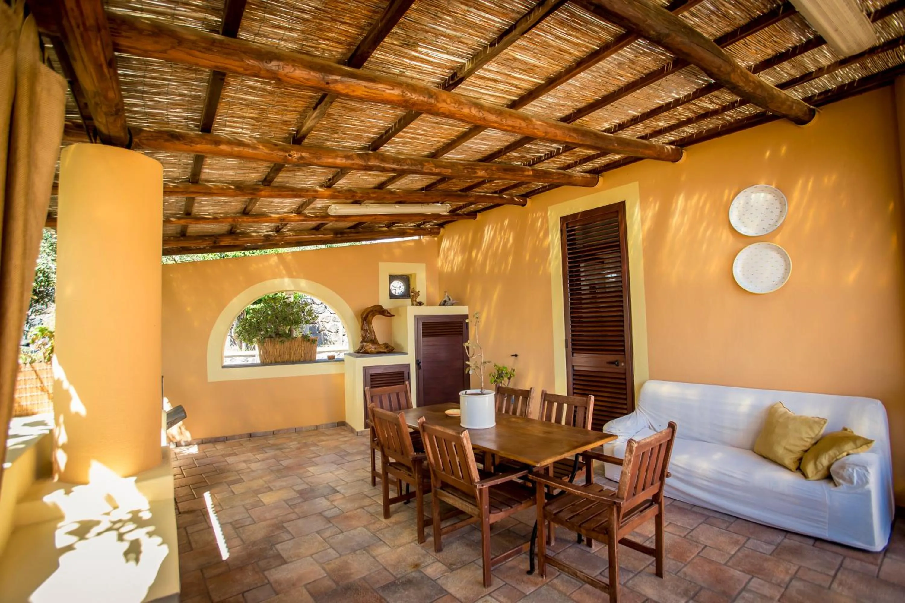 Balcony/Terrace, Bed in Resort Al Belvedere Salina