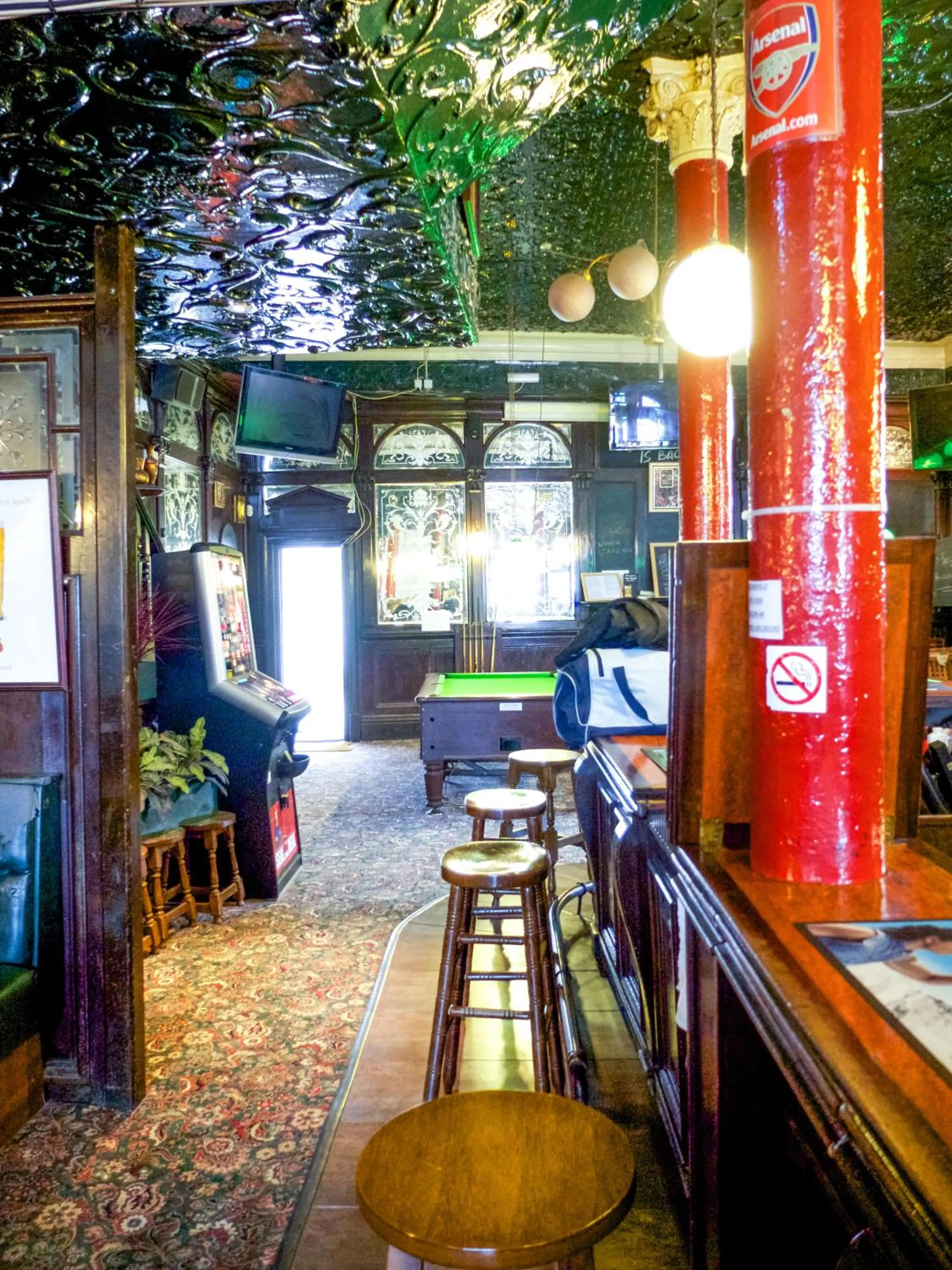 Lounge or bar in Beaconsfield Hotel