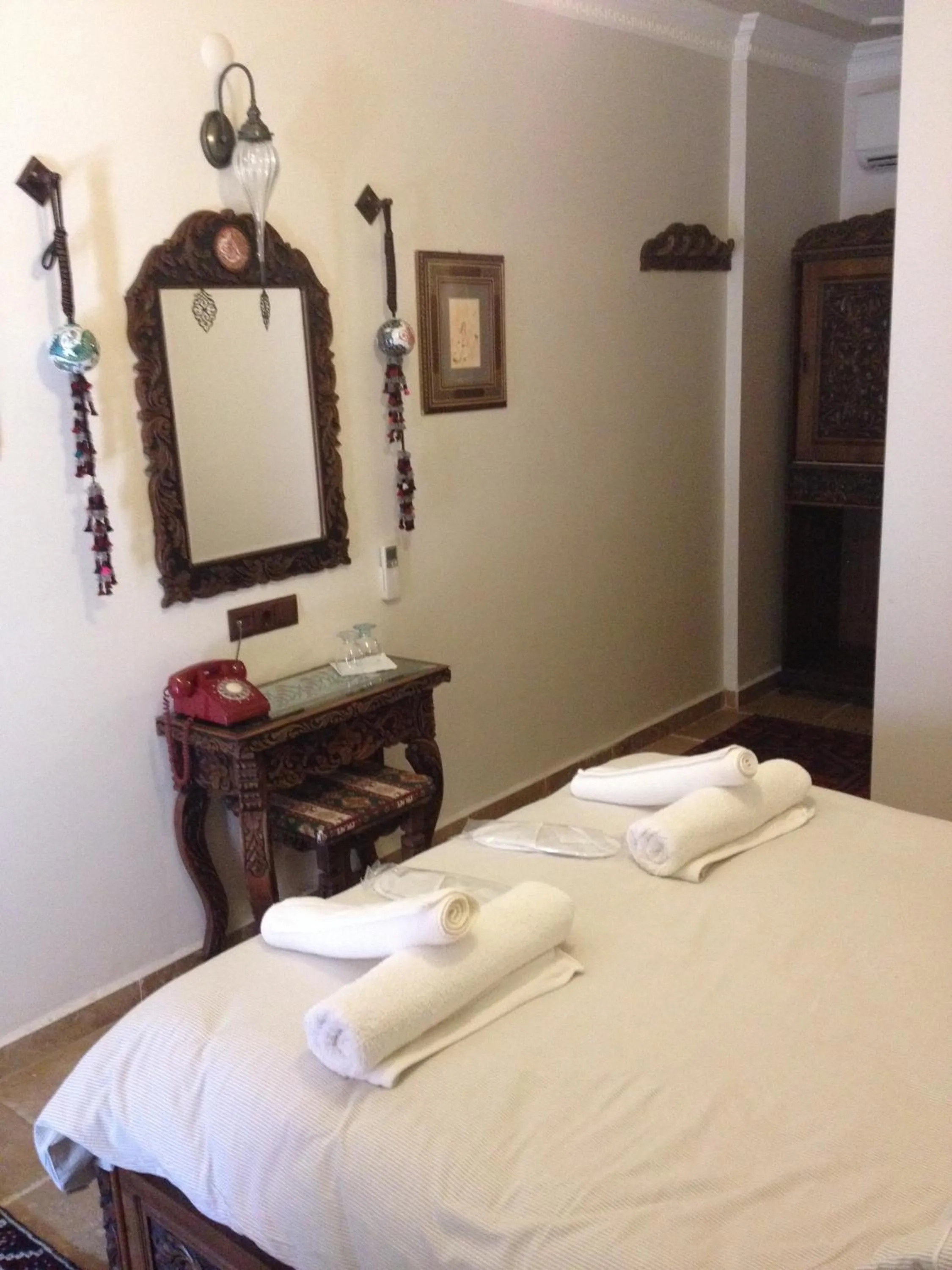 Photo of the whole room, Bed in Nilya Hotel