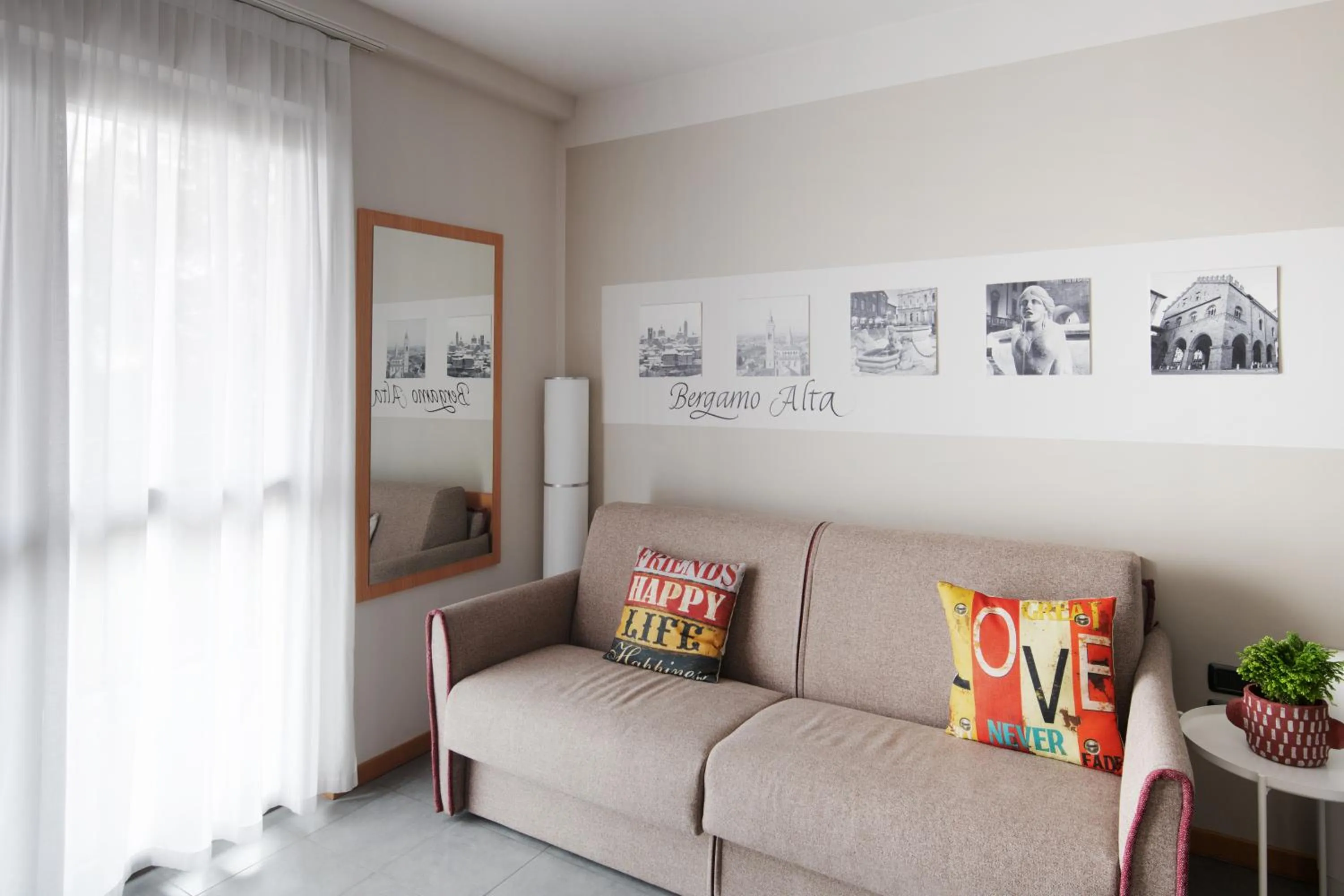 Seating area in Hotel Borgo Brianteo