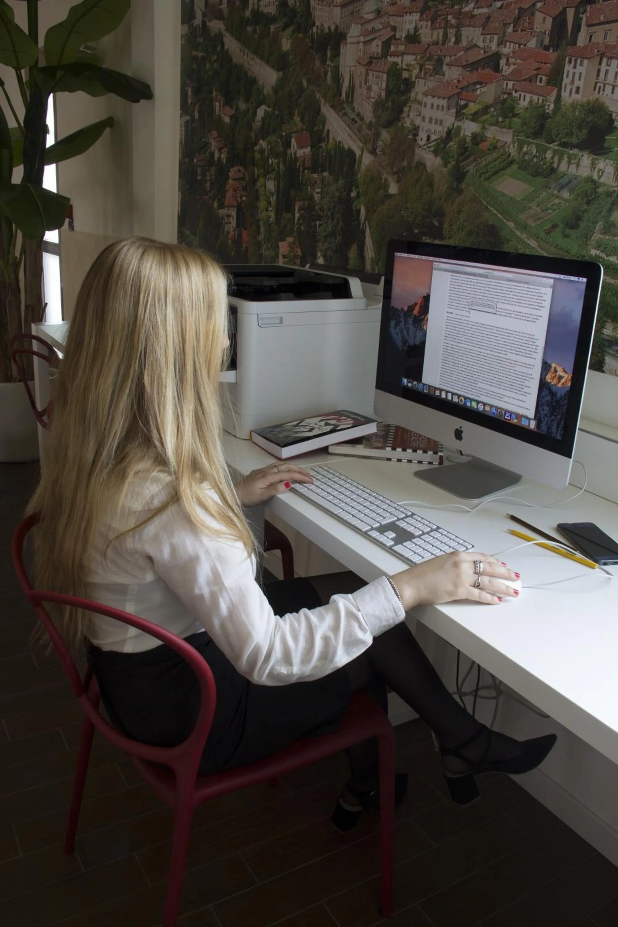 TV and multimedia in Hotel Borgo Brianteo