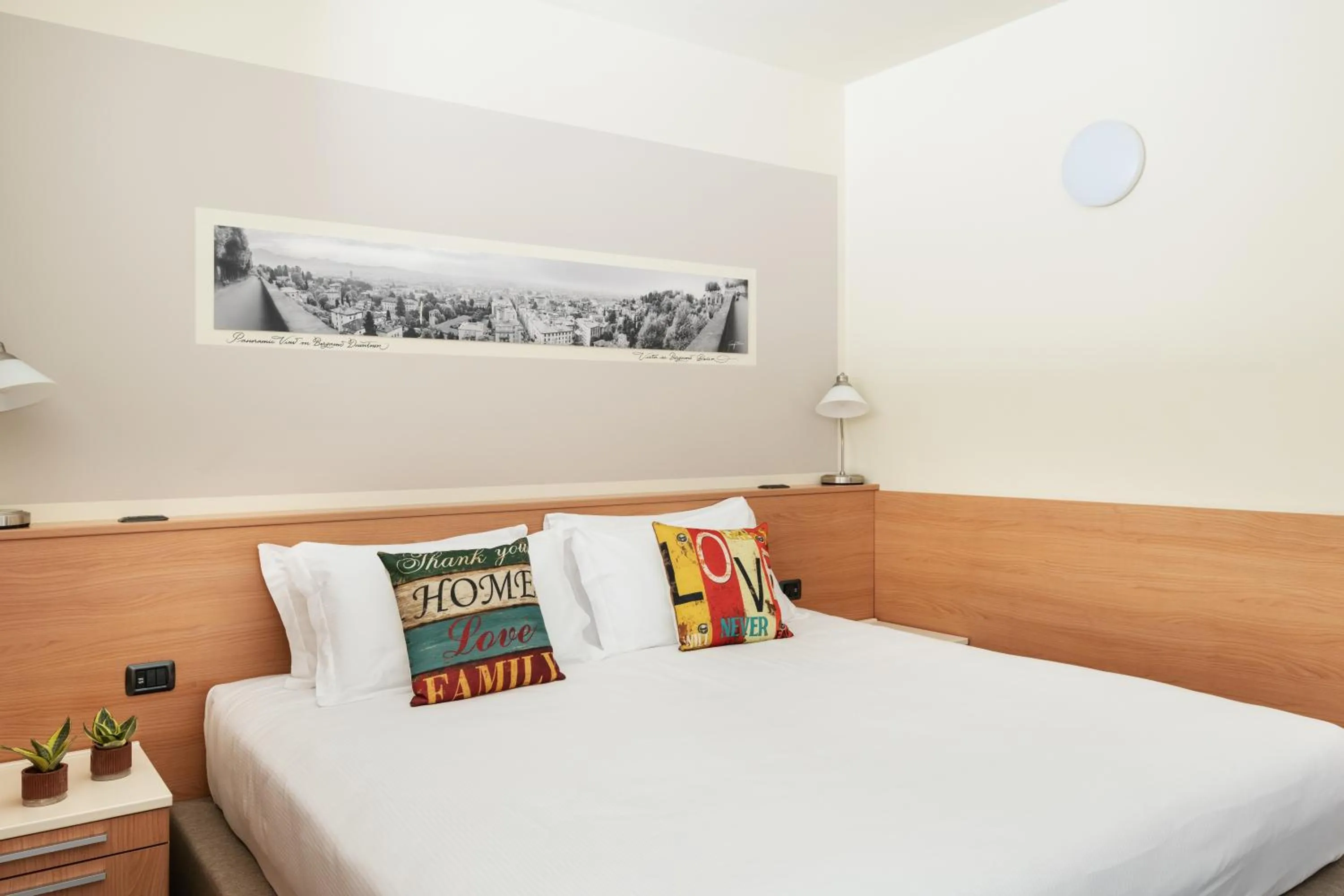 Bedroom, Bed in Hotel Borgo Brianteo