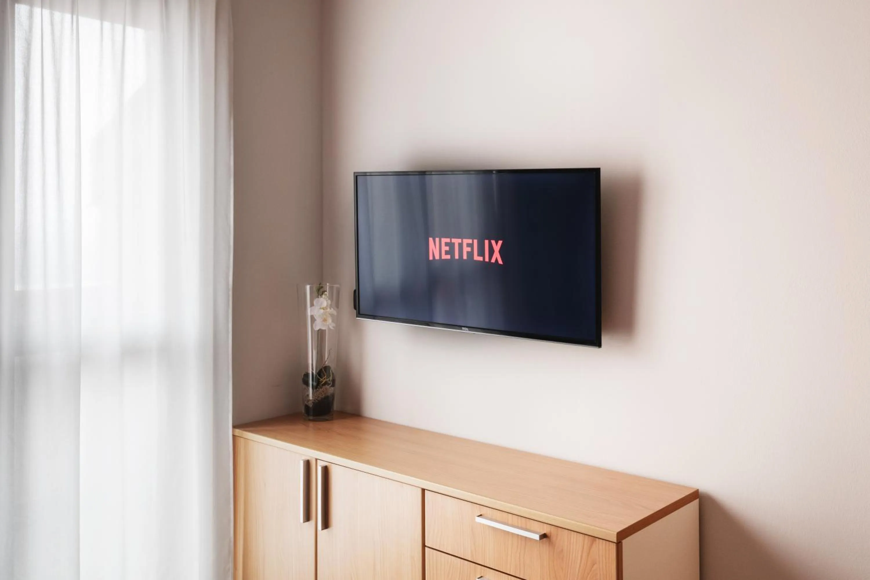 TV and multimedia in Hotel Borgo Brianteo