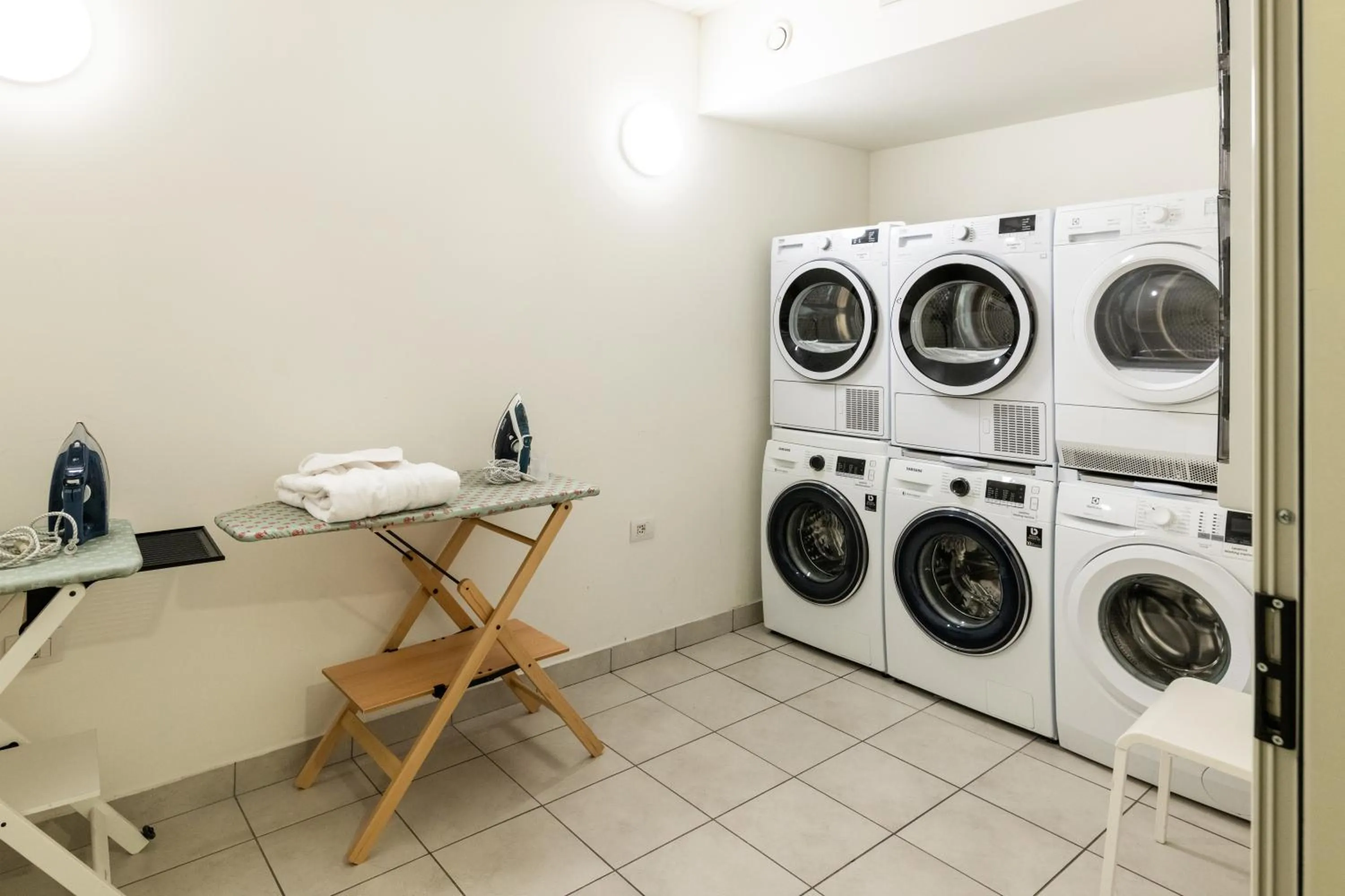 washing machine in Hotel Borgo Brianteo