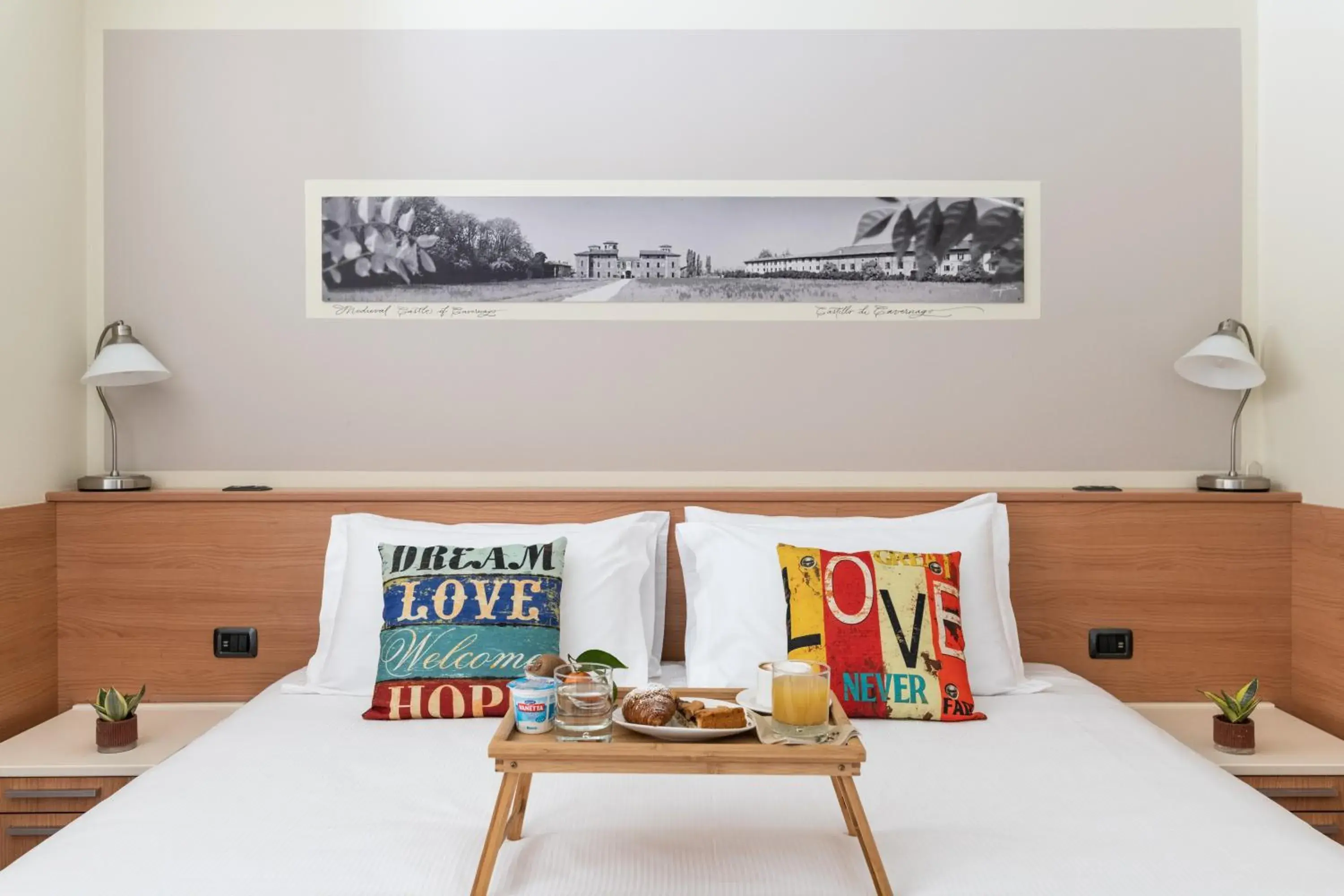 Comfort Double Room in Hotel Borgo Brianteo Comfort Double Room in Hotel Borgo Brianteo