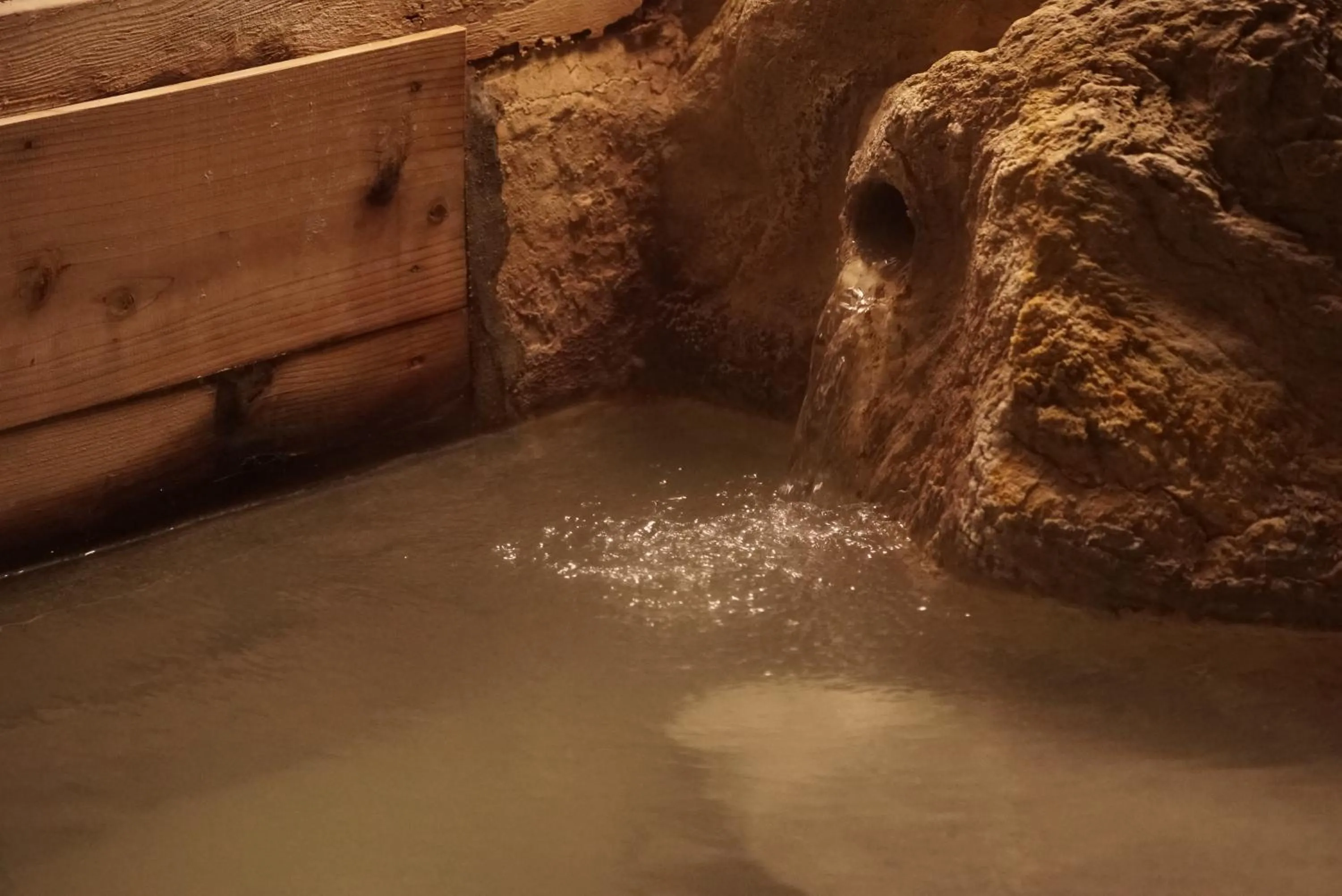 Hot Spring Bath in Hakone Onsen Yuyado Yamanoshou