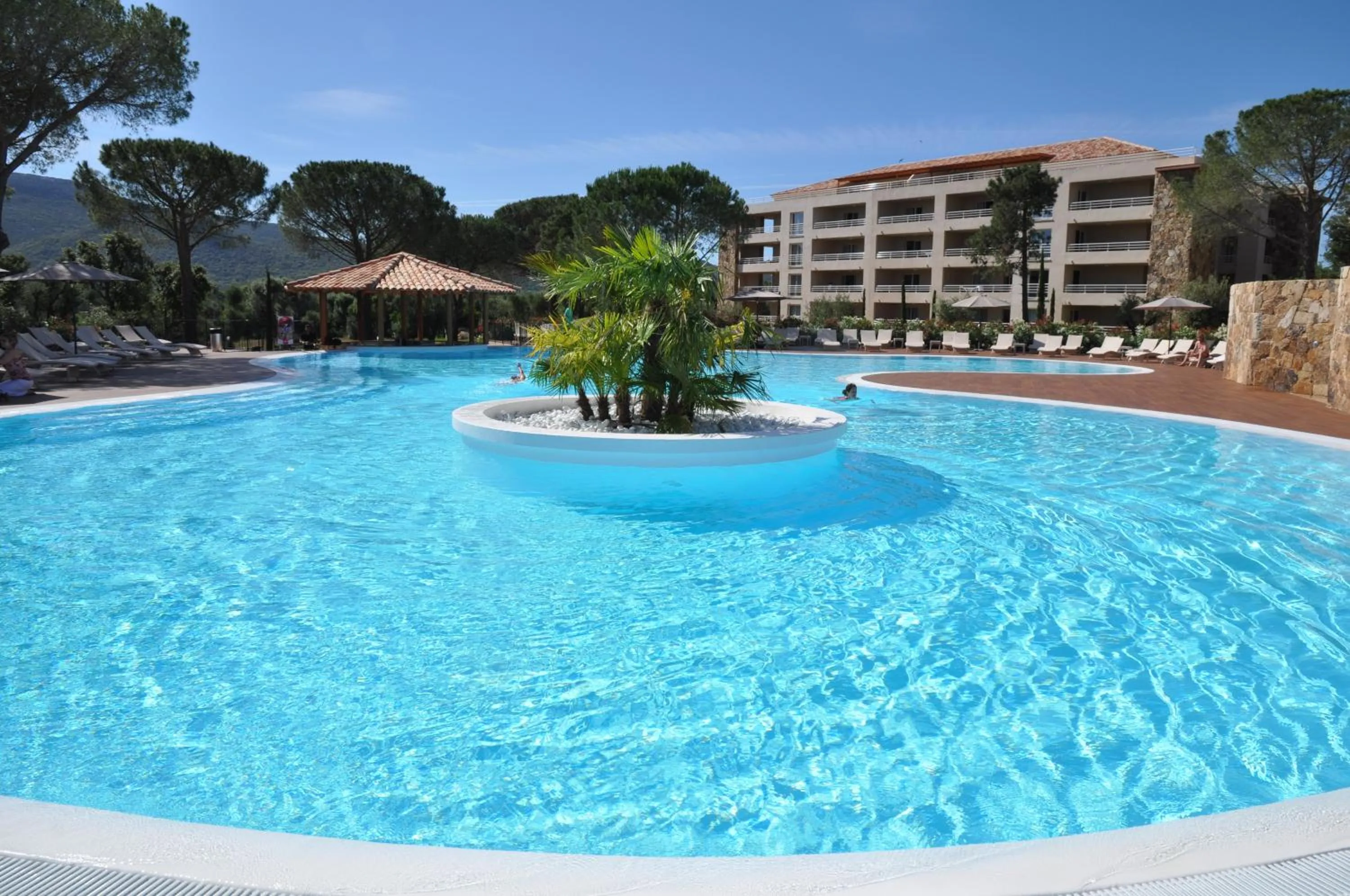 Swimming pool in Résidence Salina Bay