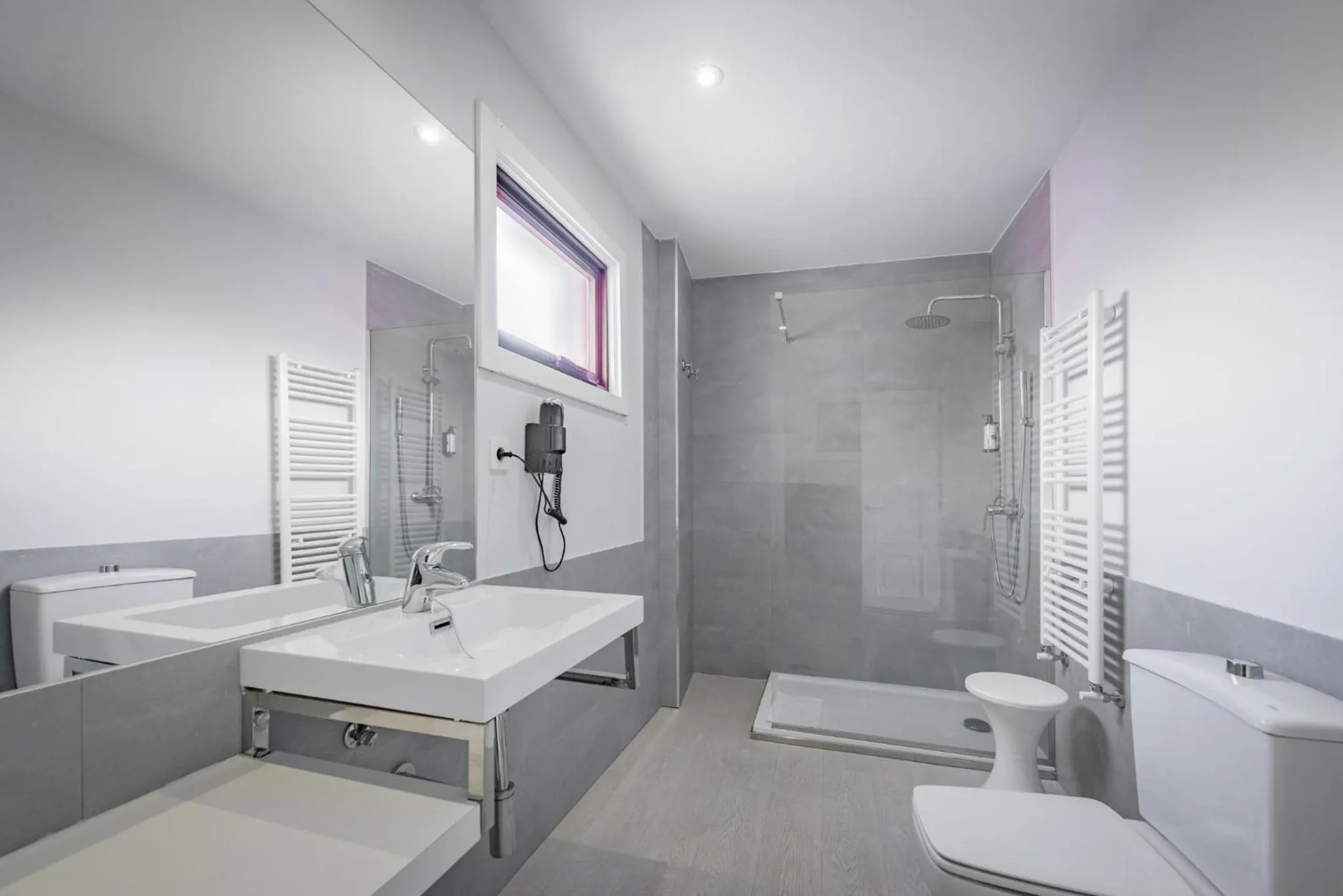 Bathroom in Hotel Mogay