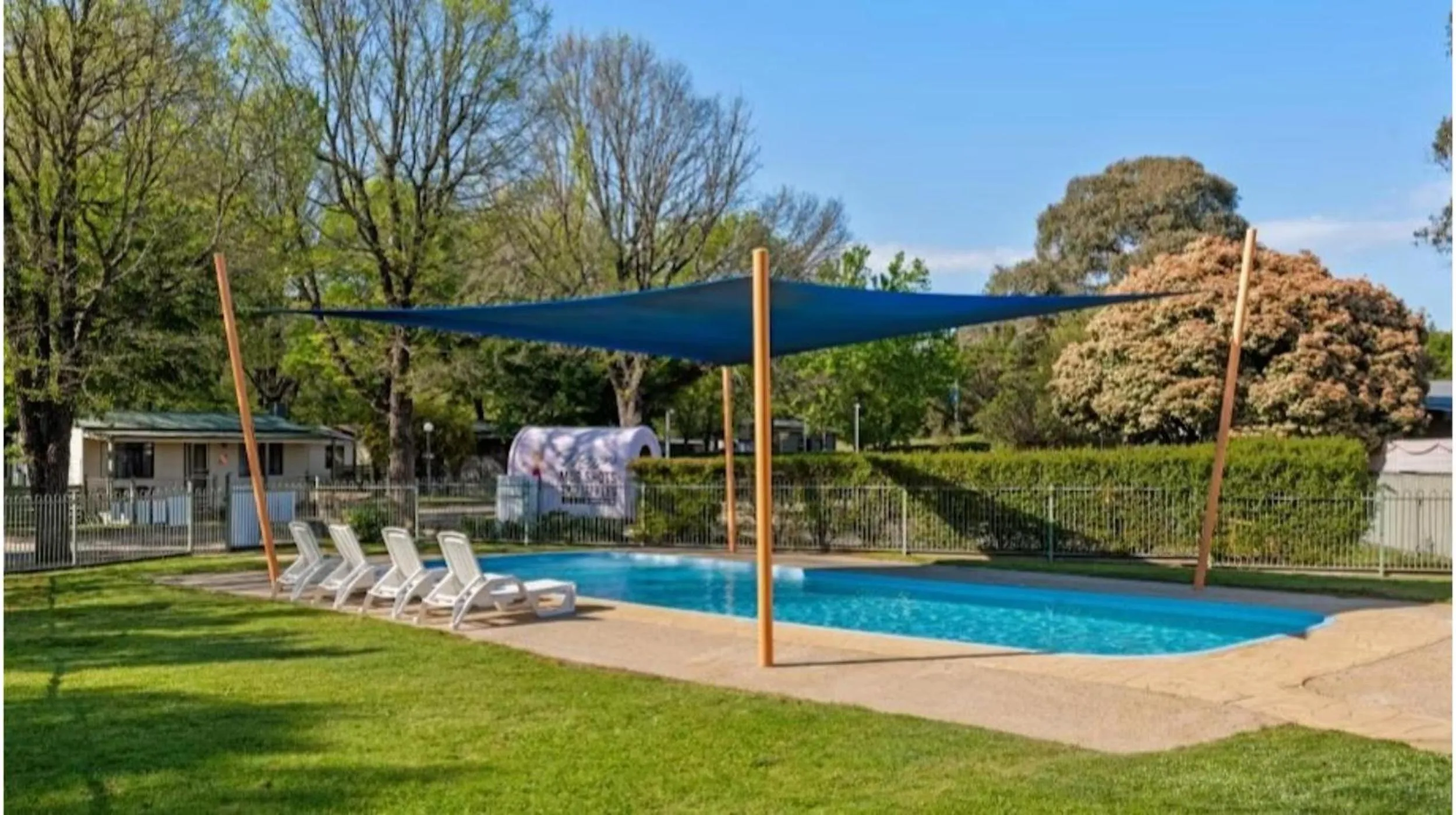 Swimming pool in Discovery Parks - Mount Buffalo