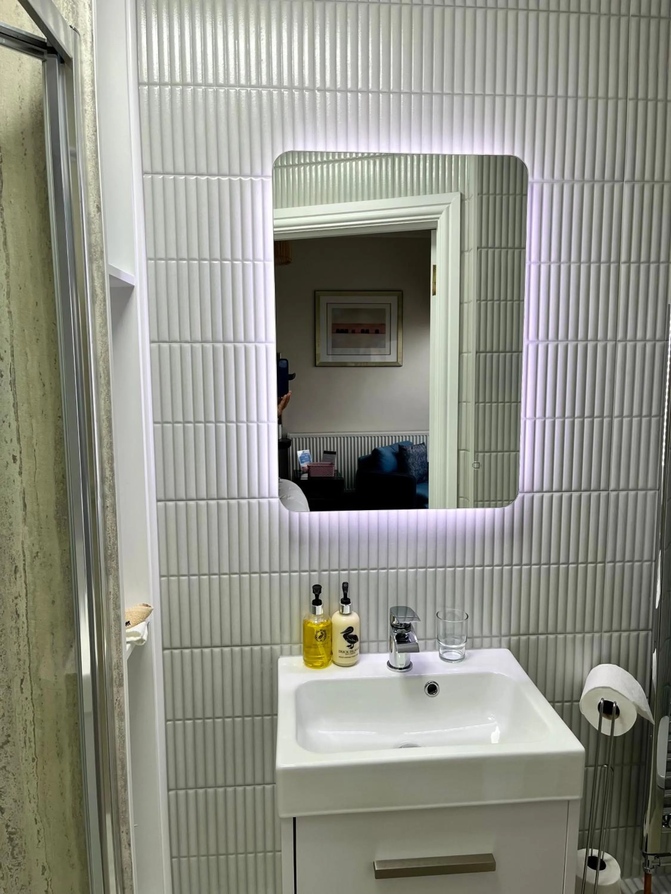 Bathroom in Tides Reach Guest House