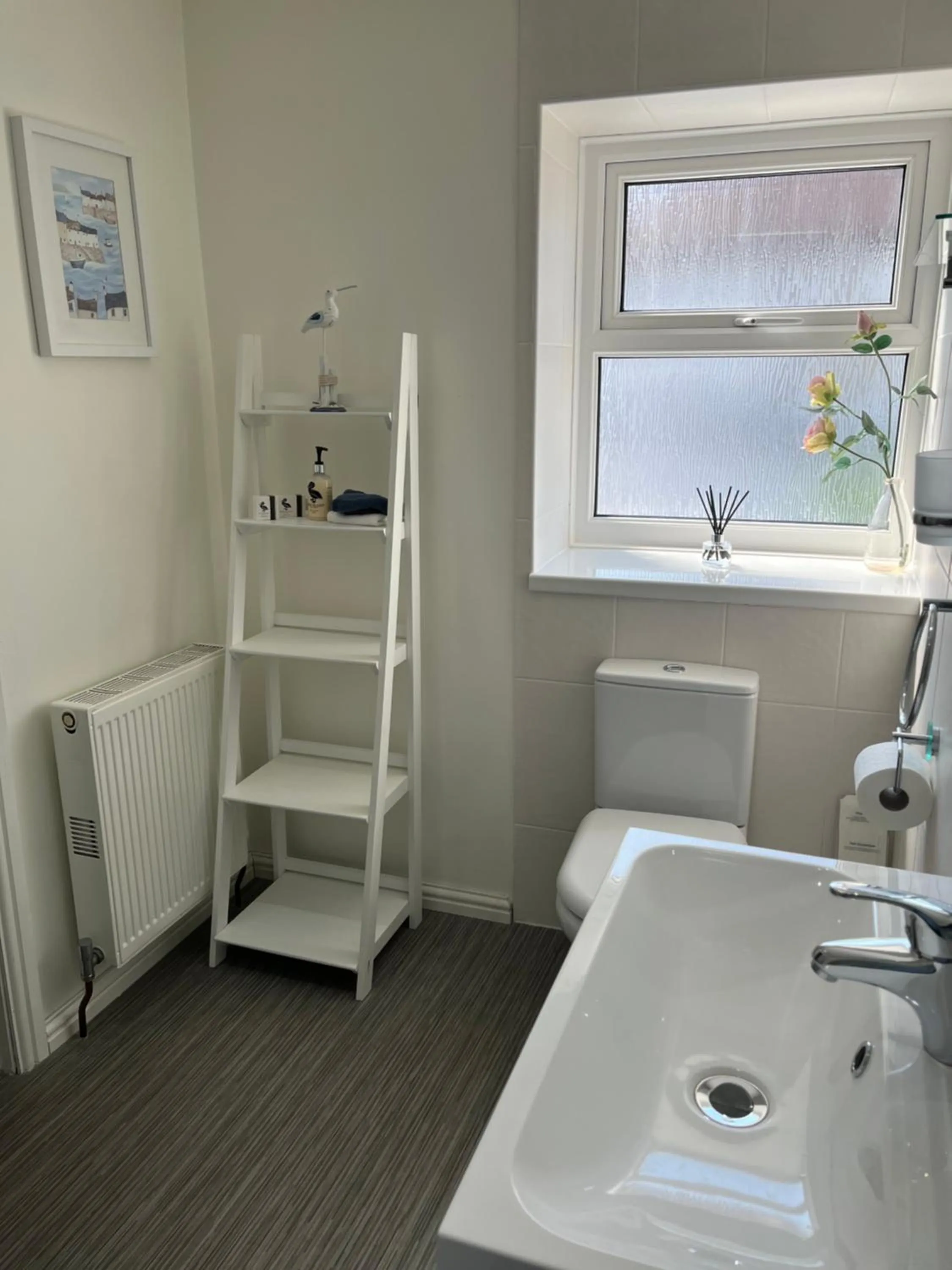 Bathroom in Tides Reach Guest House