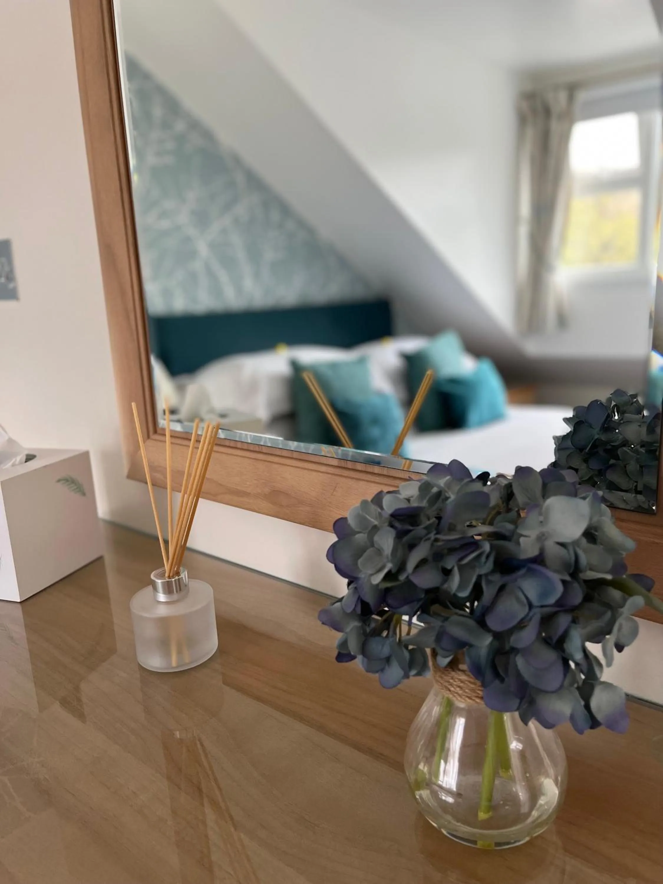 Bedroom, Bed in Tides Reach Guest House