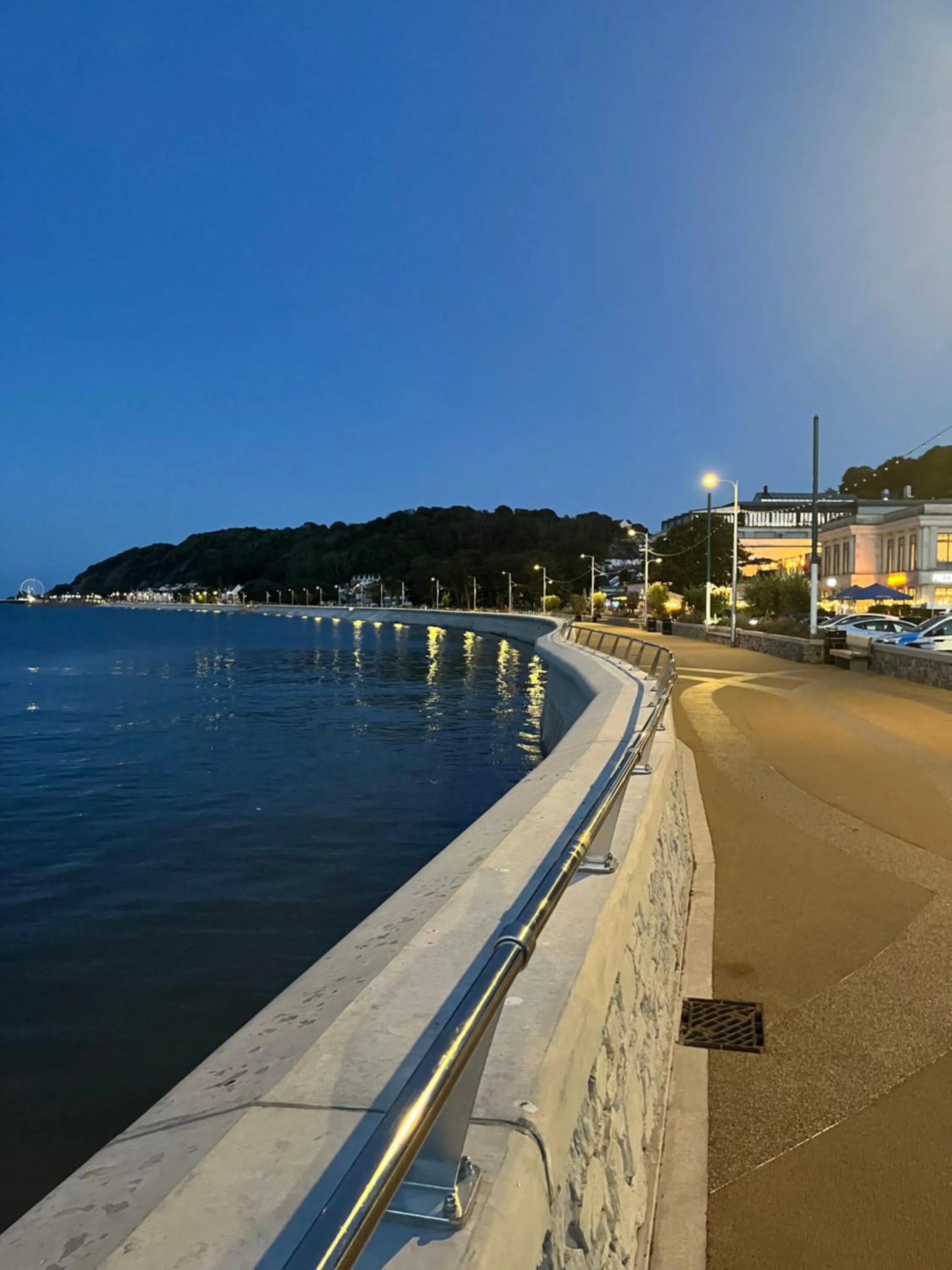 Restaurant/places to eat in Tides Reach Guest House