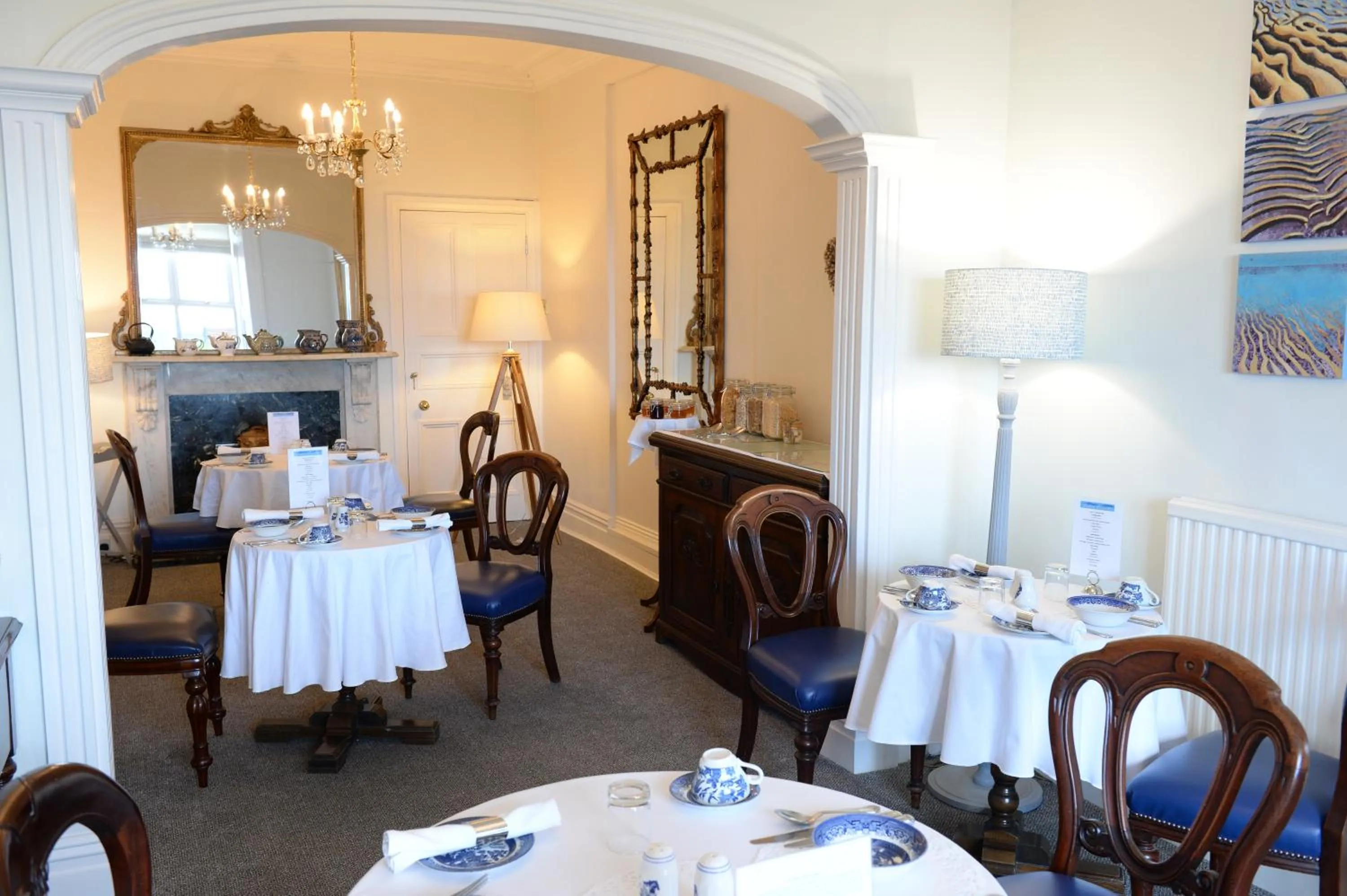 Dining area in Tides Reach Guest House