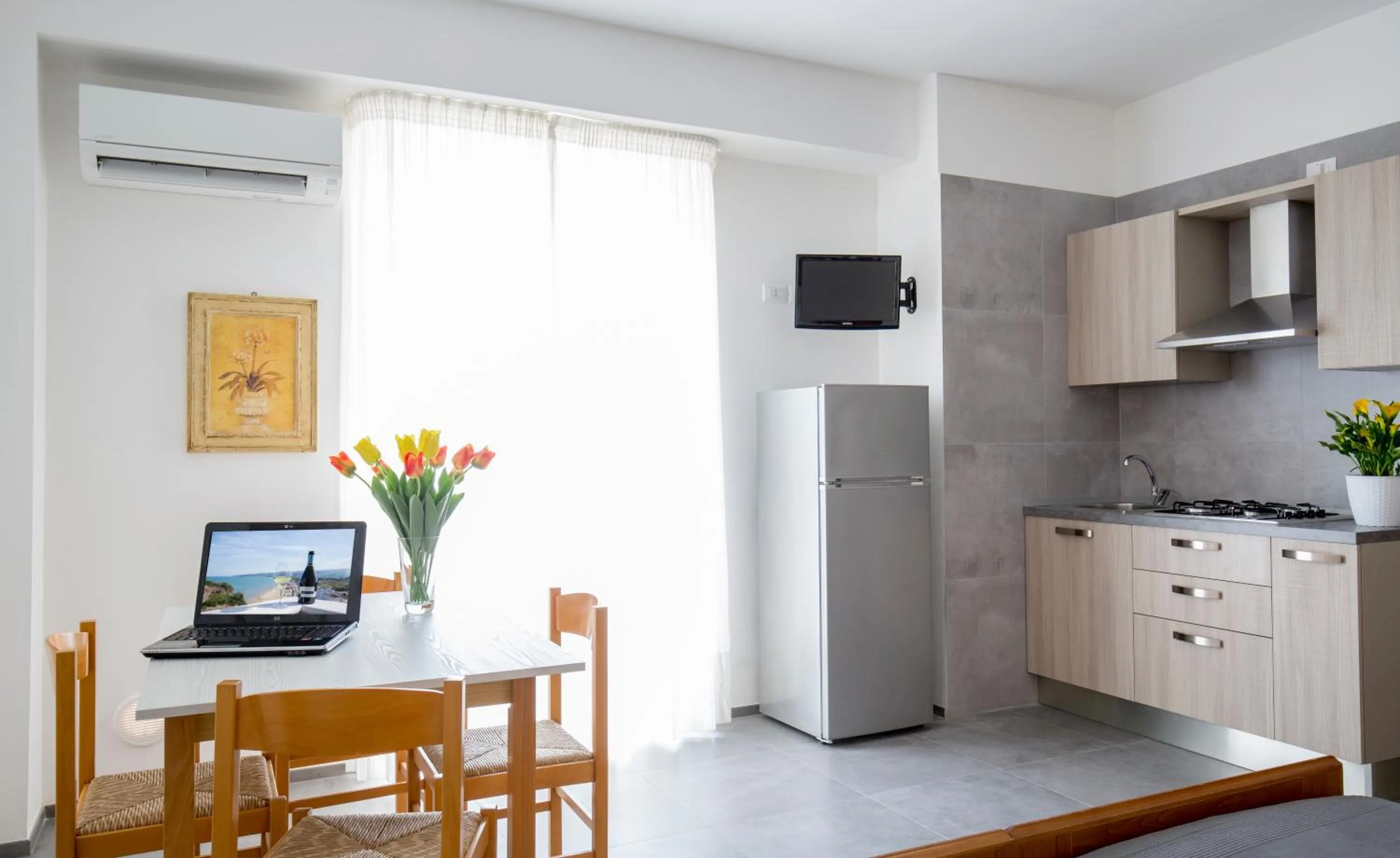 Dining area in Svevo Sea House