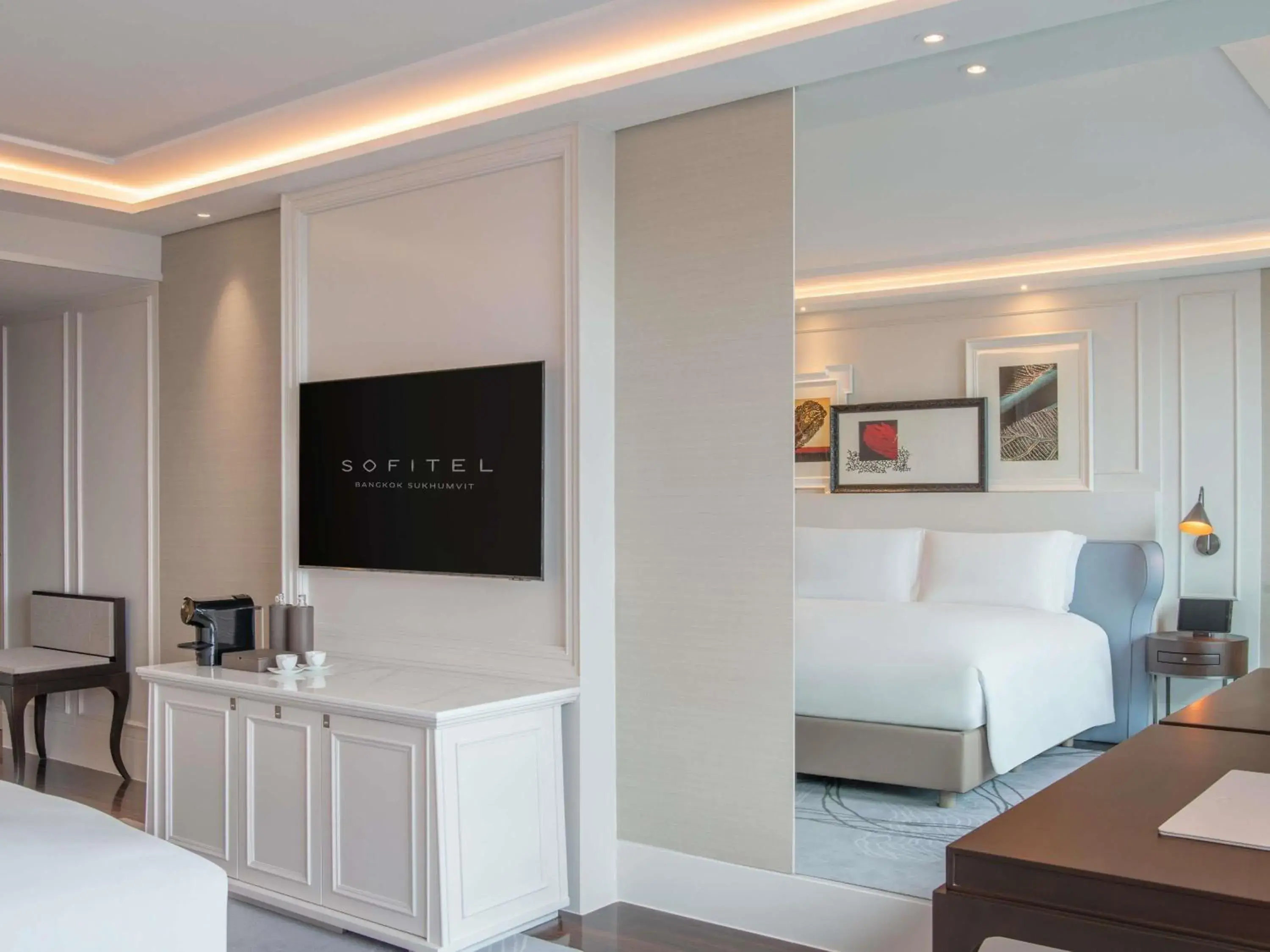 Magnifique Room 1 King Size Bed in Sofitel Bangkok Sukhumvit Magnifique Room 1 King Size Bed in Sofitel Bangkok Sukhumvit