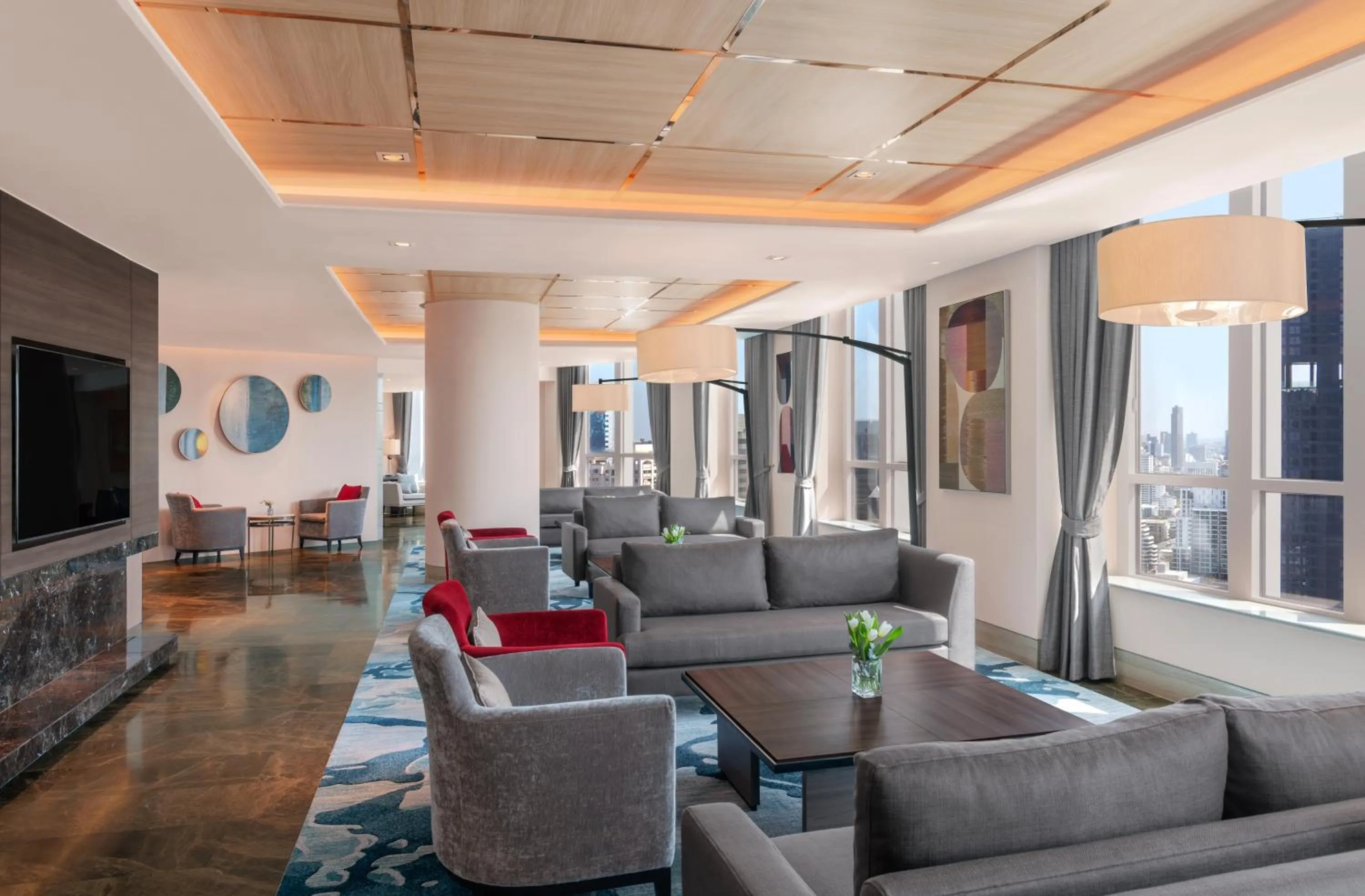 Lounge or bar in Sofitel Bangkok Sukhumvit