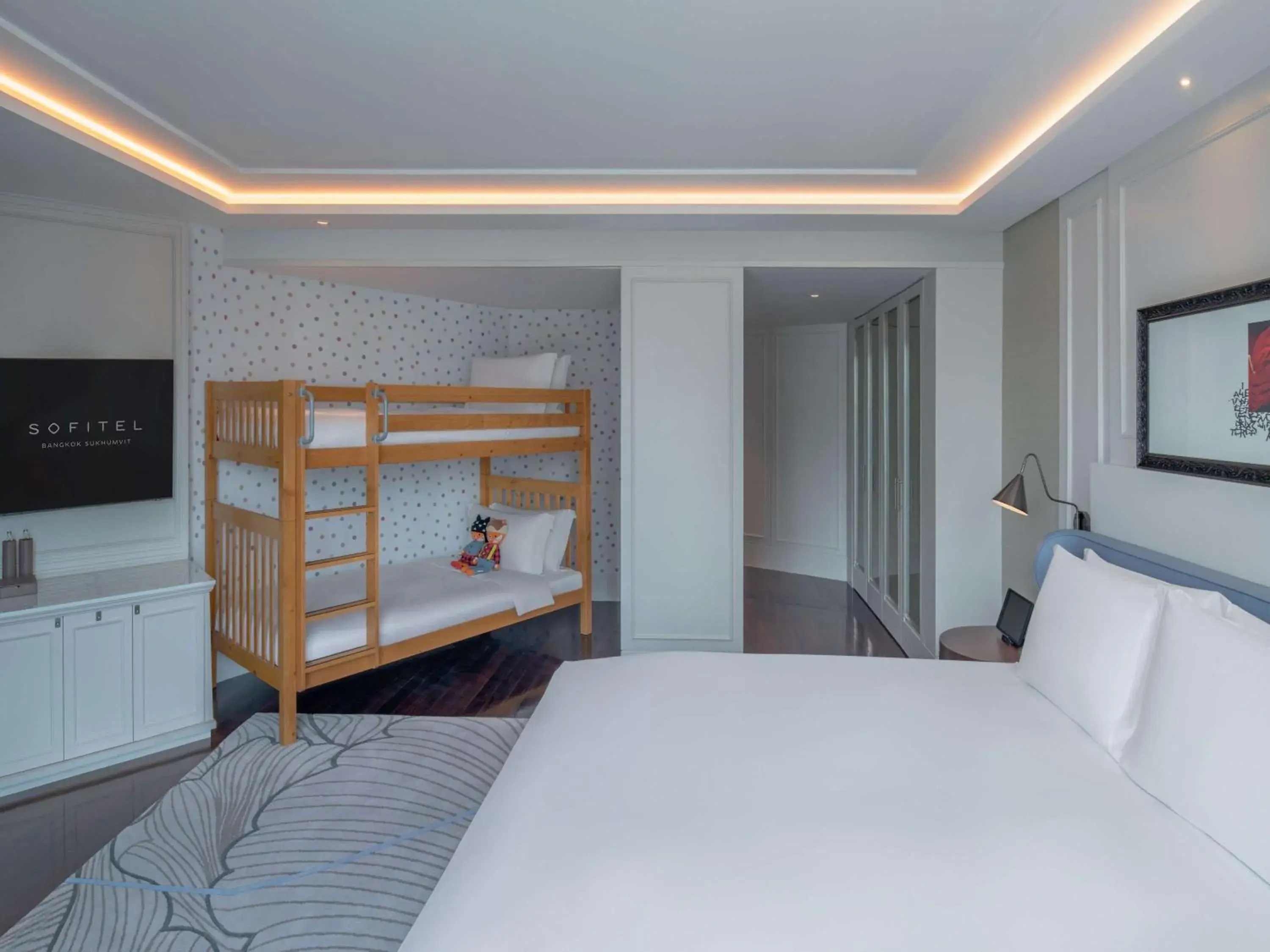 Family Room with King and Bunk Bed in Sofitel Bangkok Sukhumvit Family Room with King and Bunk Bed in Sofitel Bangkok Sukhumvit