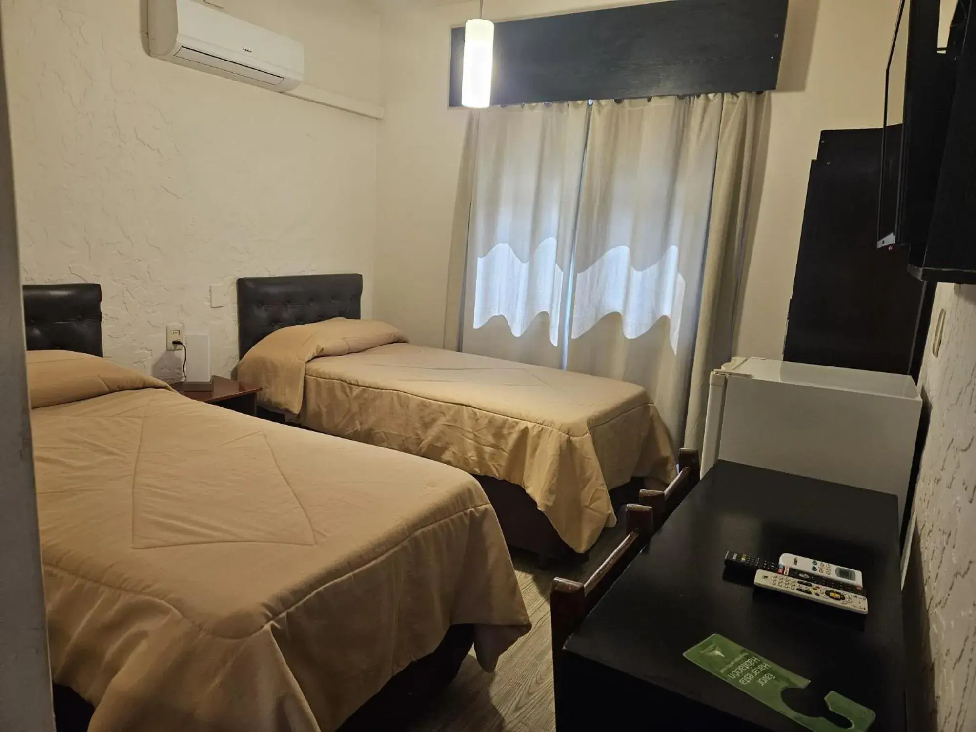 Twin Room in Hotel Internacional Twin Room in Hotel Internacional