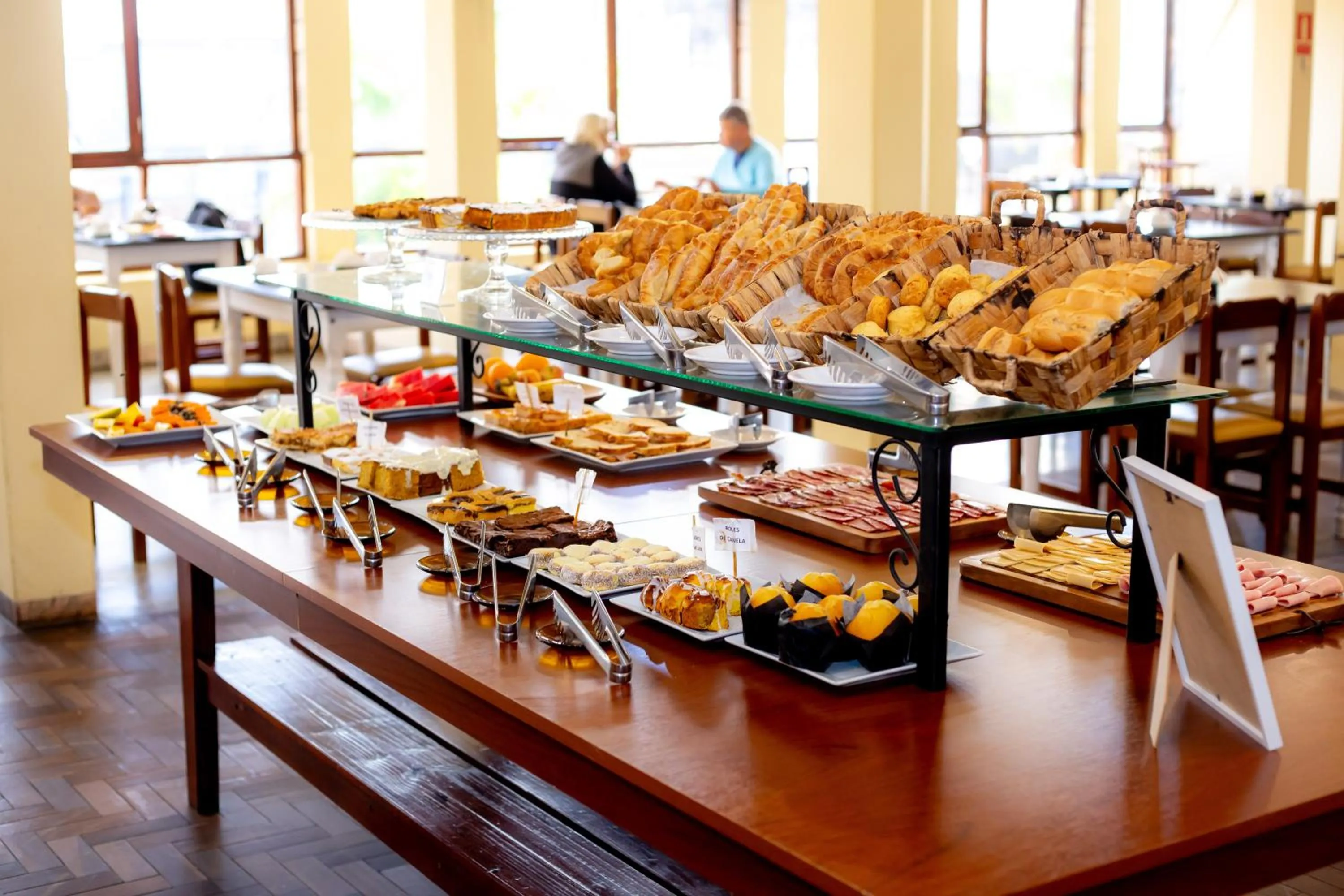 Buffet breakfast in Hotel Internacional