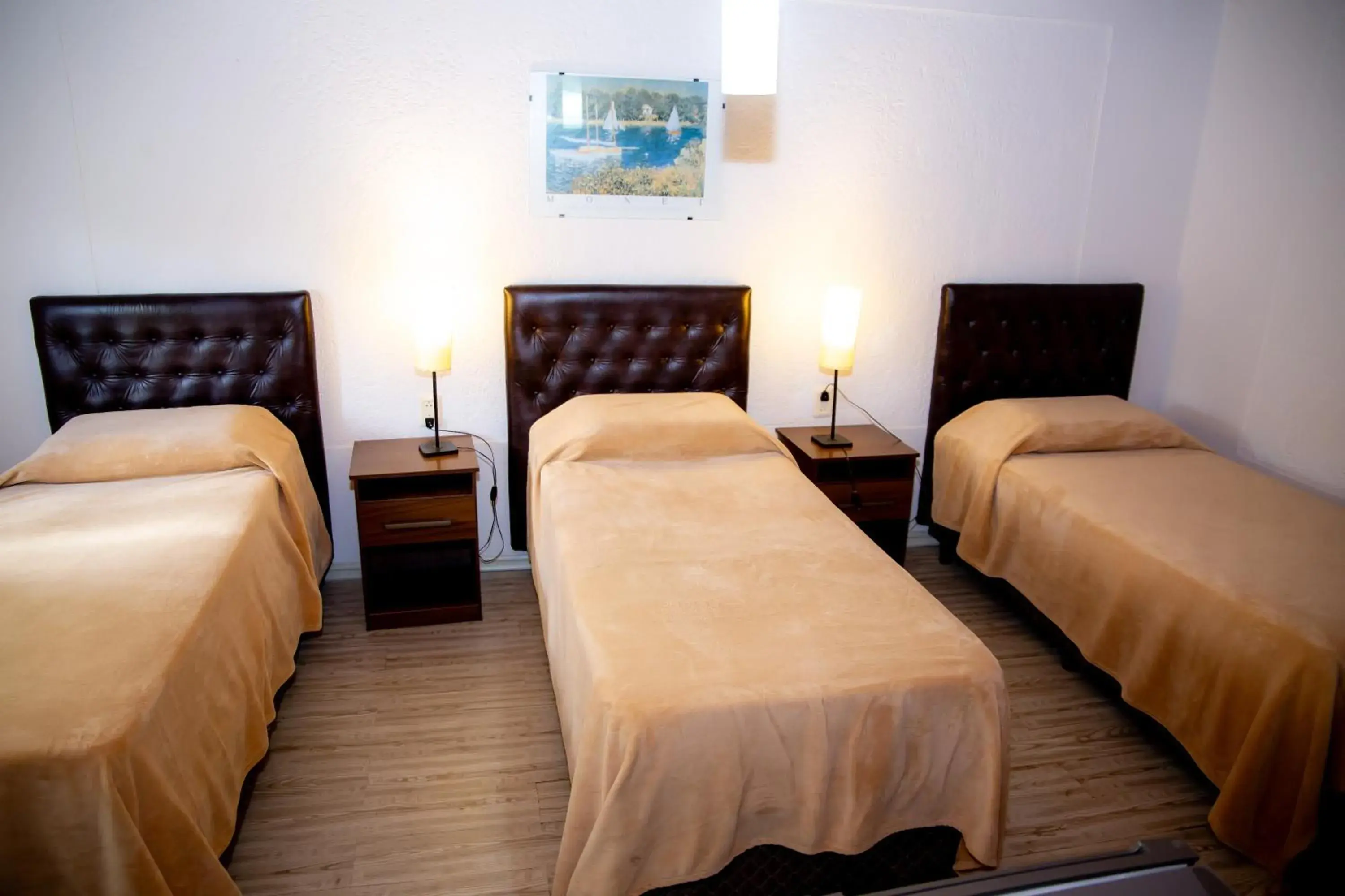 Triple Room in Hotel Internacional Triple Room in Hotel Internacional