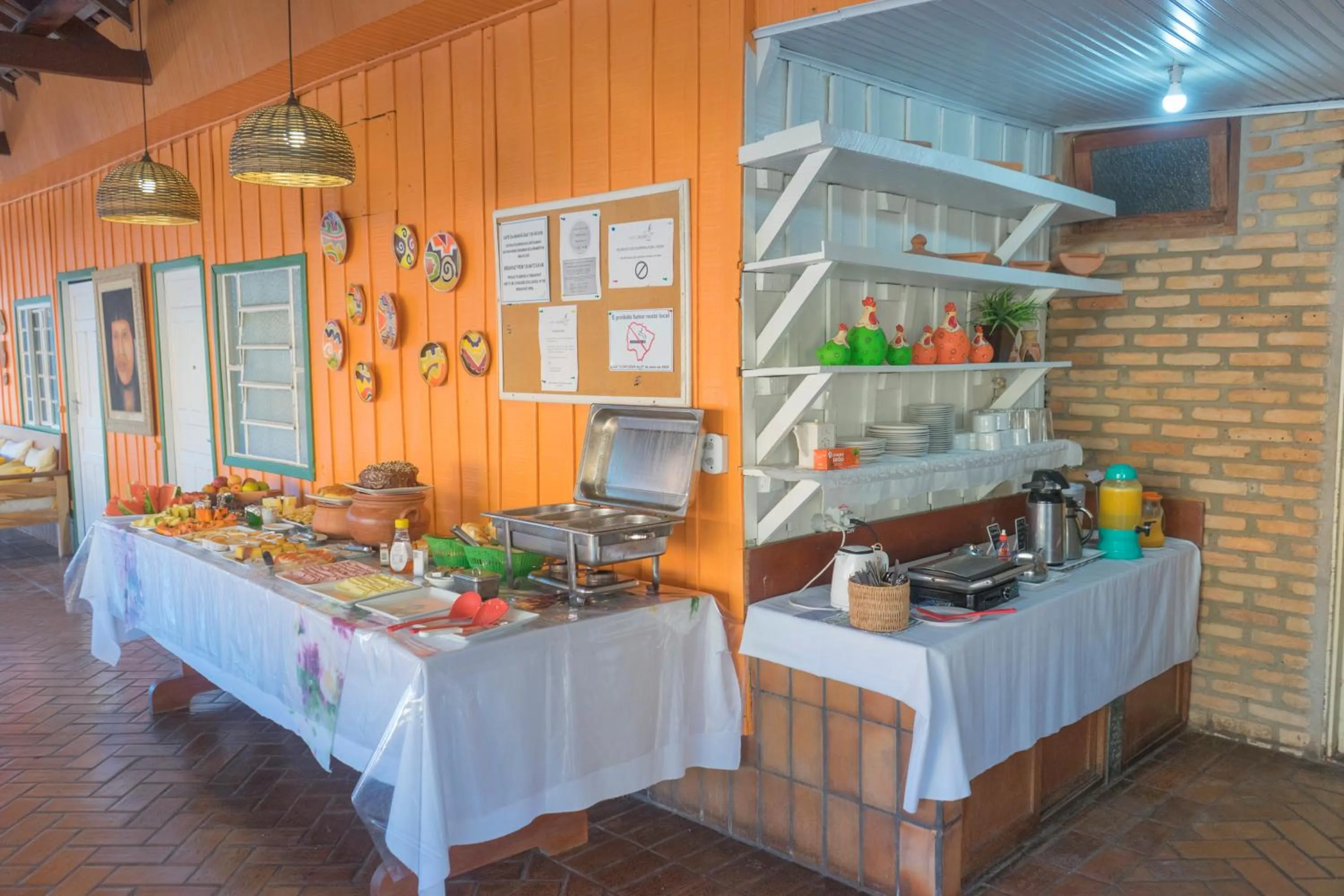 Buffet breakfast in Pousada Muito Bonito