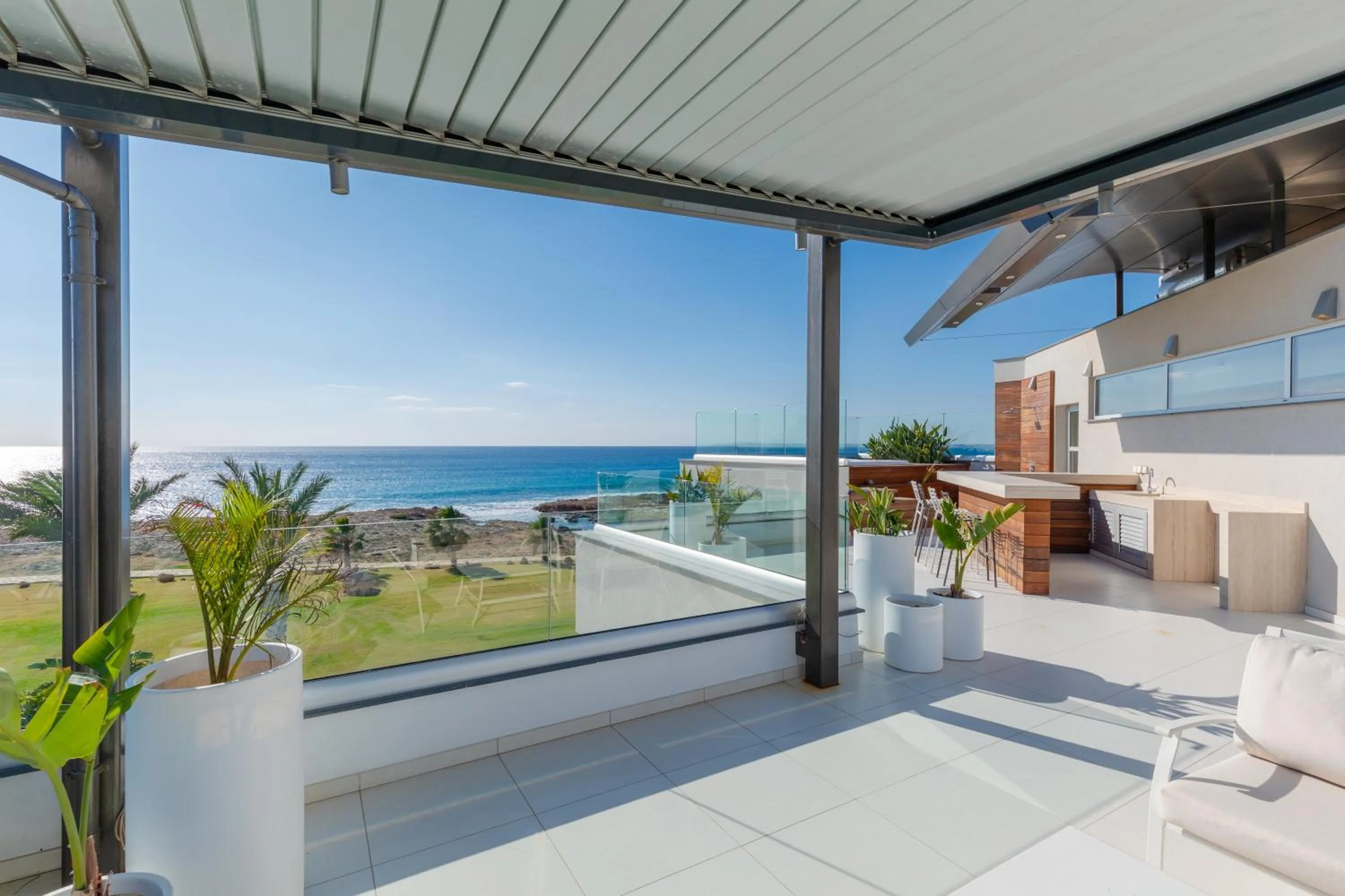 Day in Vivo Mare Beachfront-Seaview Villas