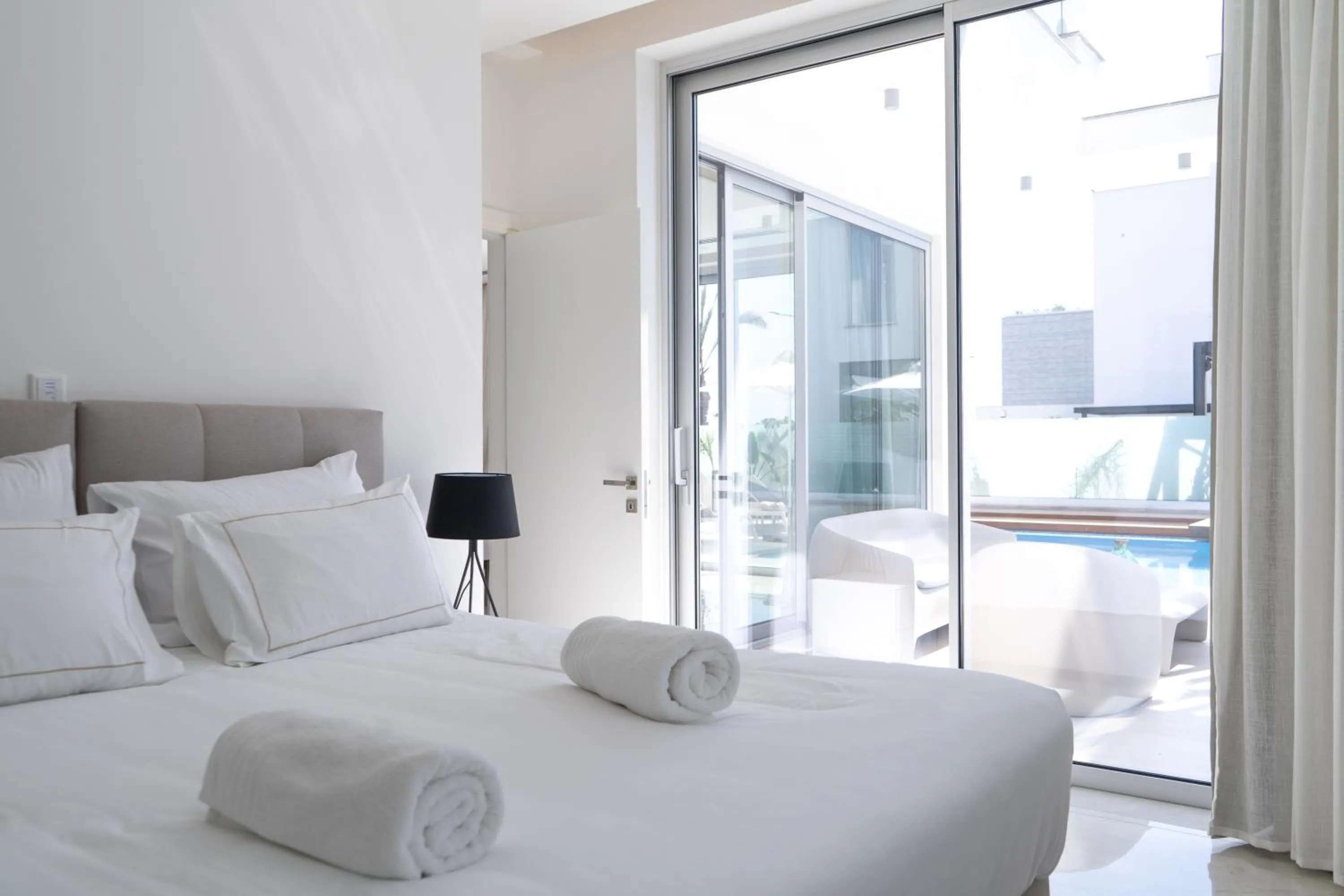 Bed in Vivo Mare Beachfront-Seaview Villas