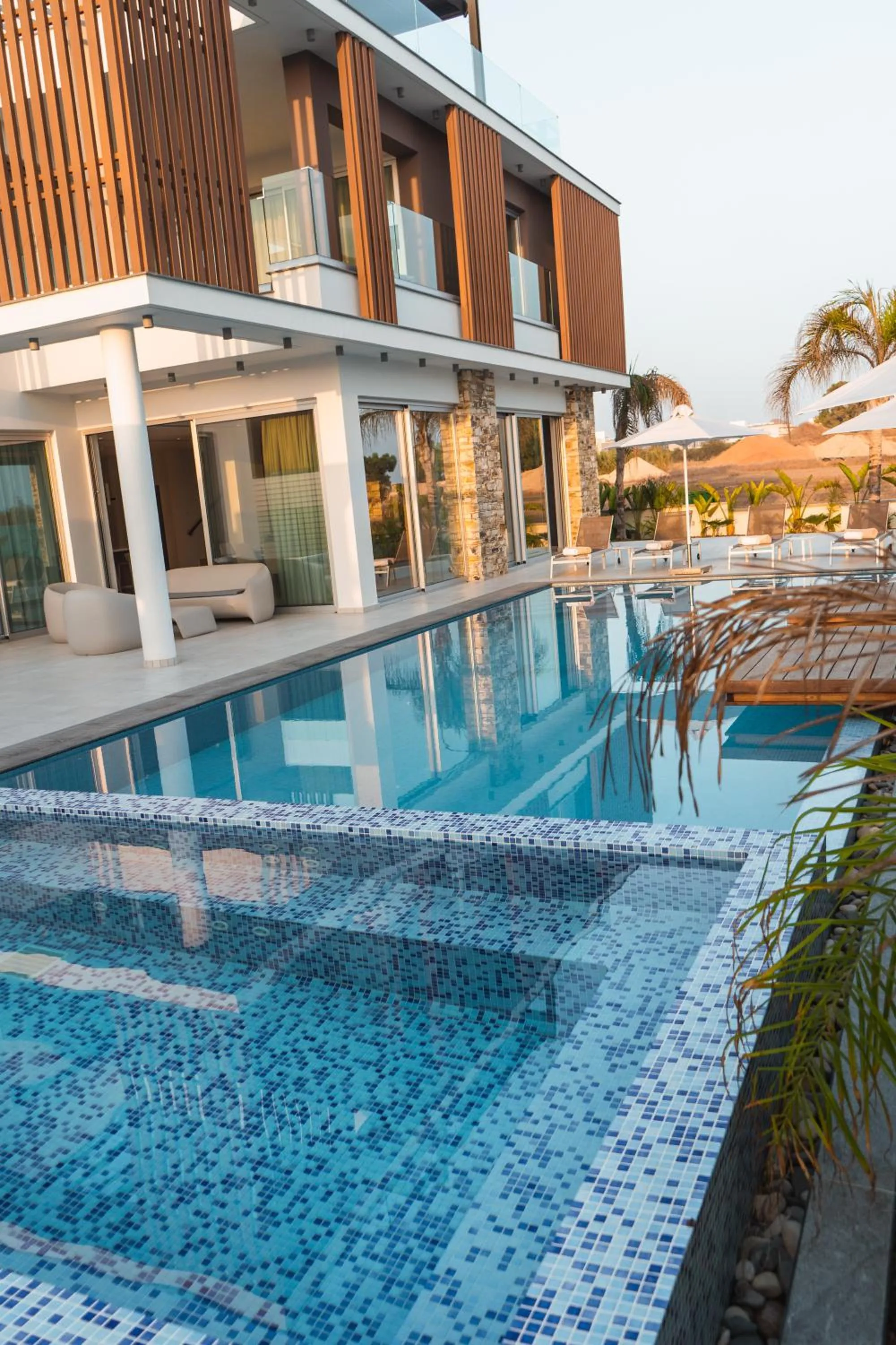 Pool view in Vivo Mare Beachfront-Seaview Villas