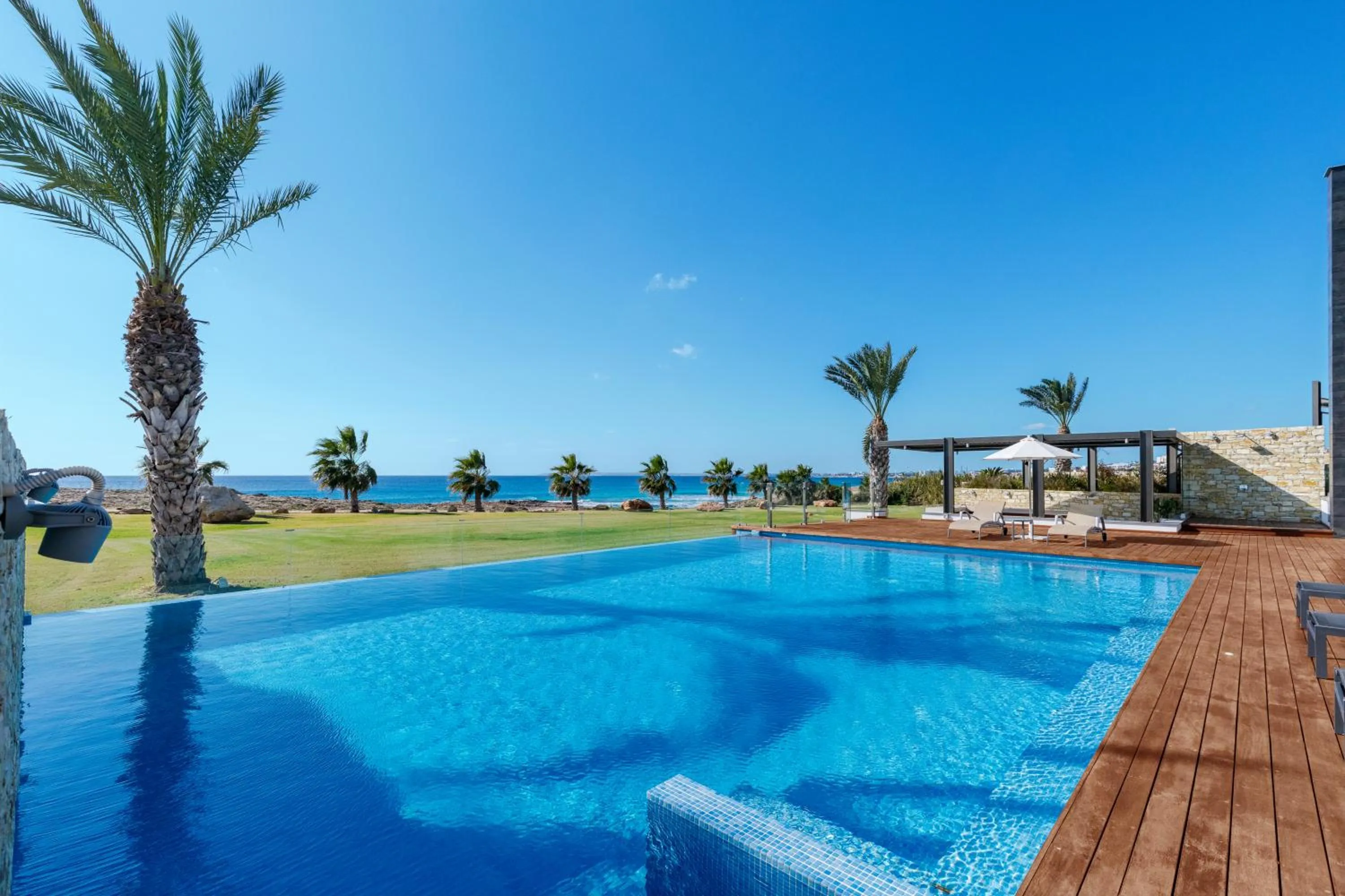 Patio in Vivo Mare Beachfront-Seaview Villas