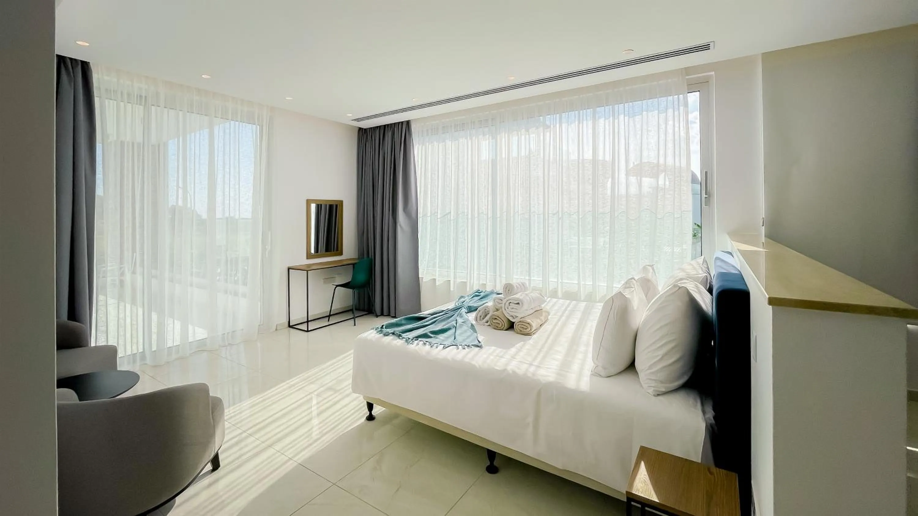 Bedroom, Bed in Vivo Mare Beachfront-Seaview Villas