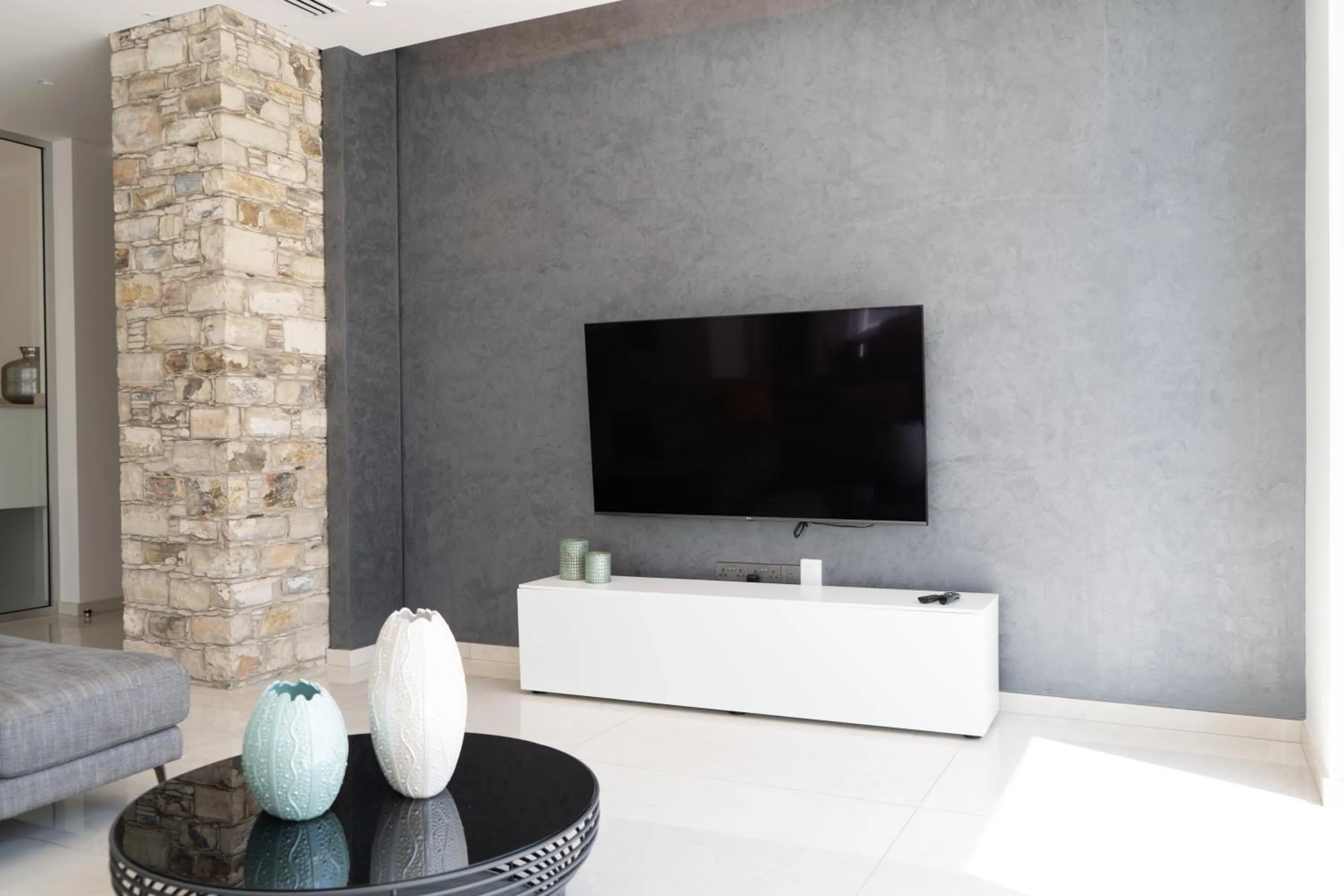 TV and multimedia in Vivo Mare Beachfront-Seaview Villas