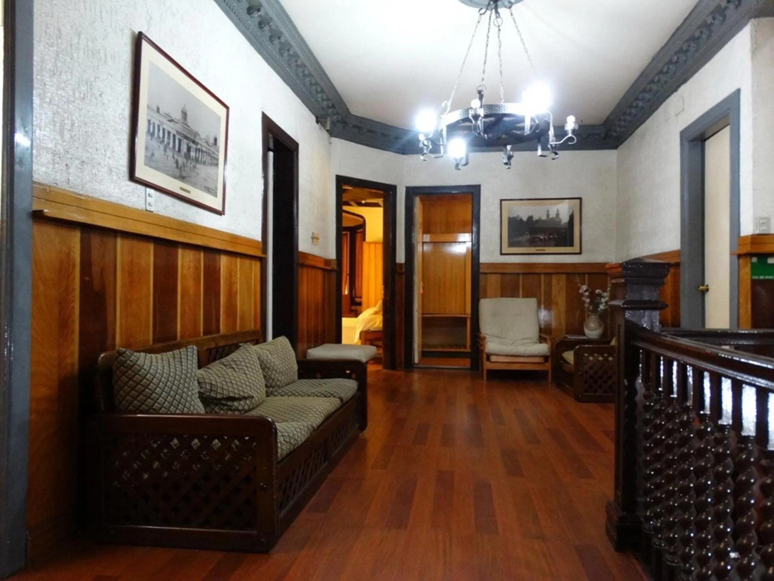 Communal lounge/ TV room in Hotel Vegas