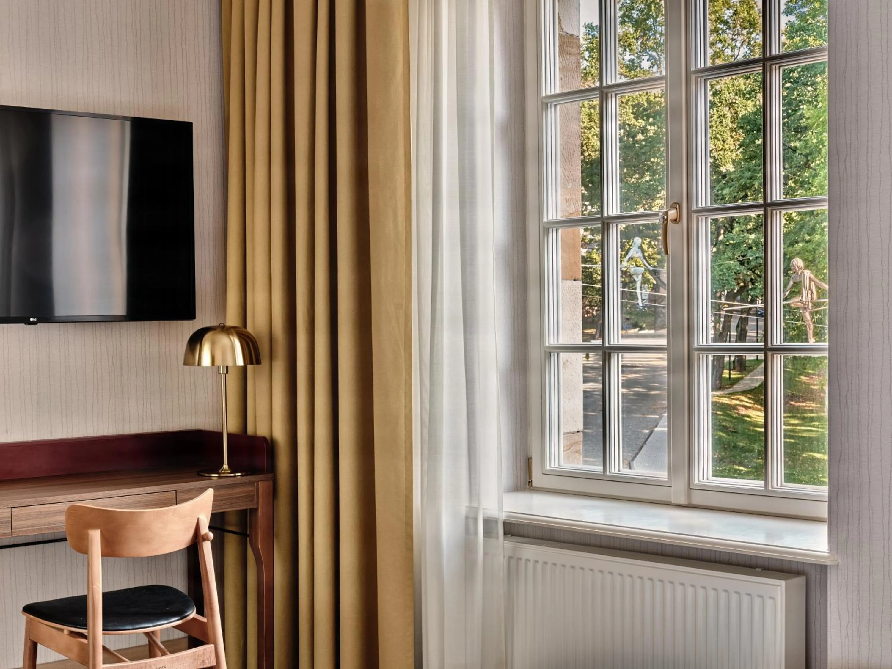 Quiet street view in Forest Hotel