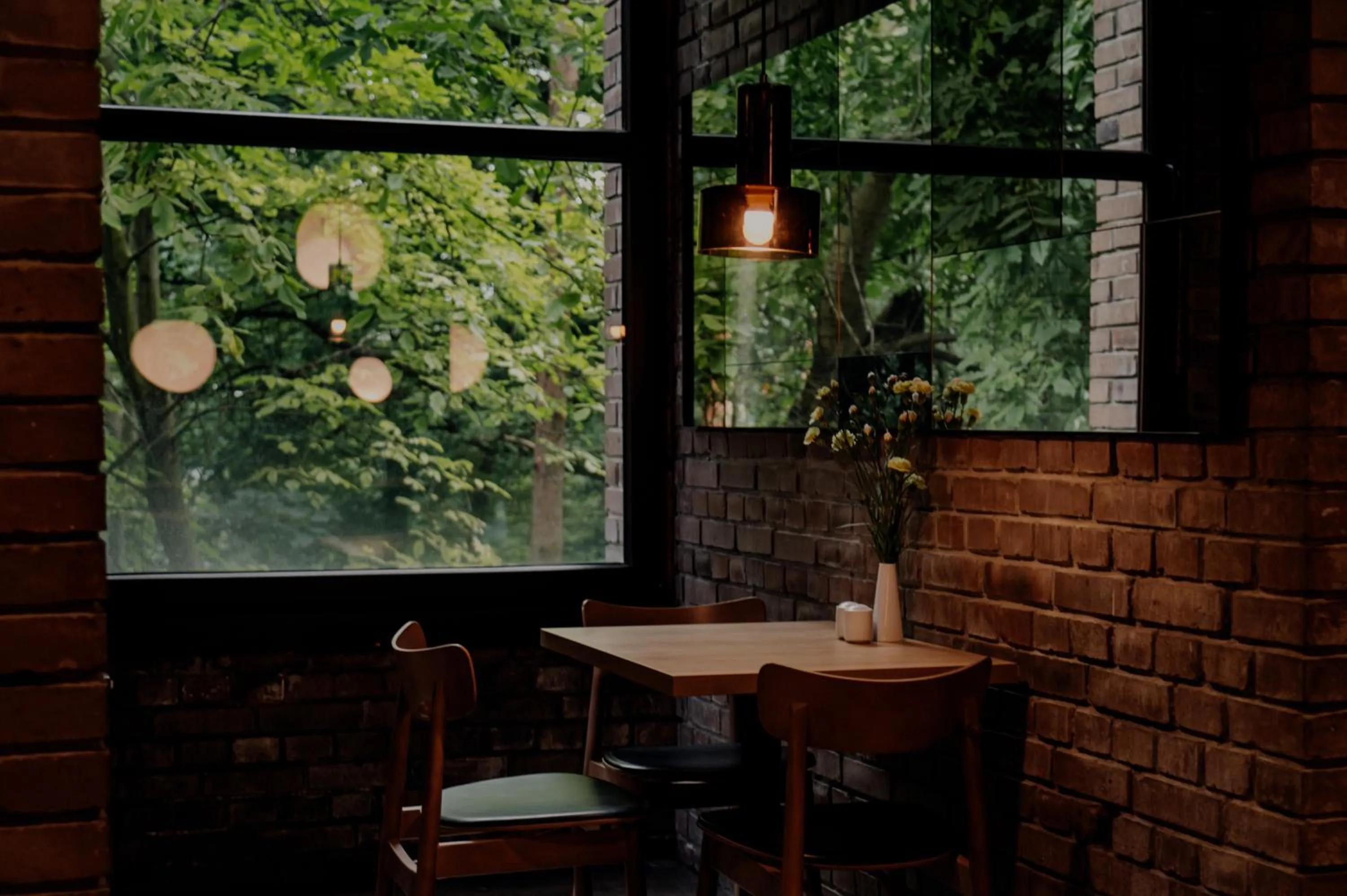 Restaurant/places to eat in Forest Hotel