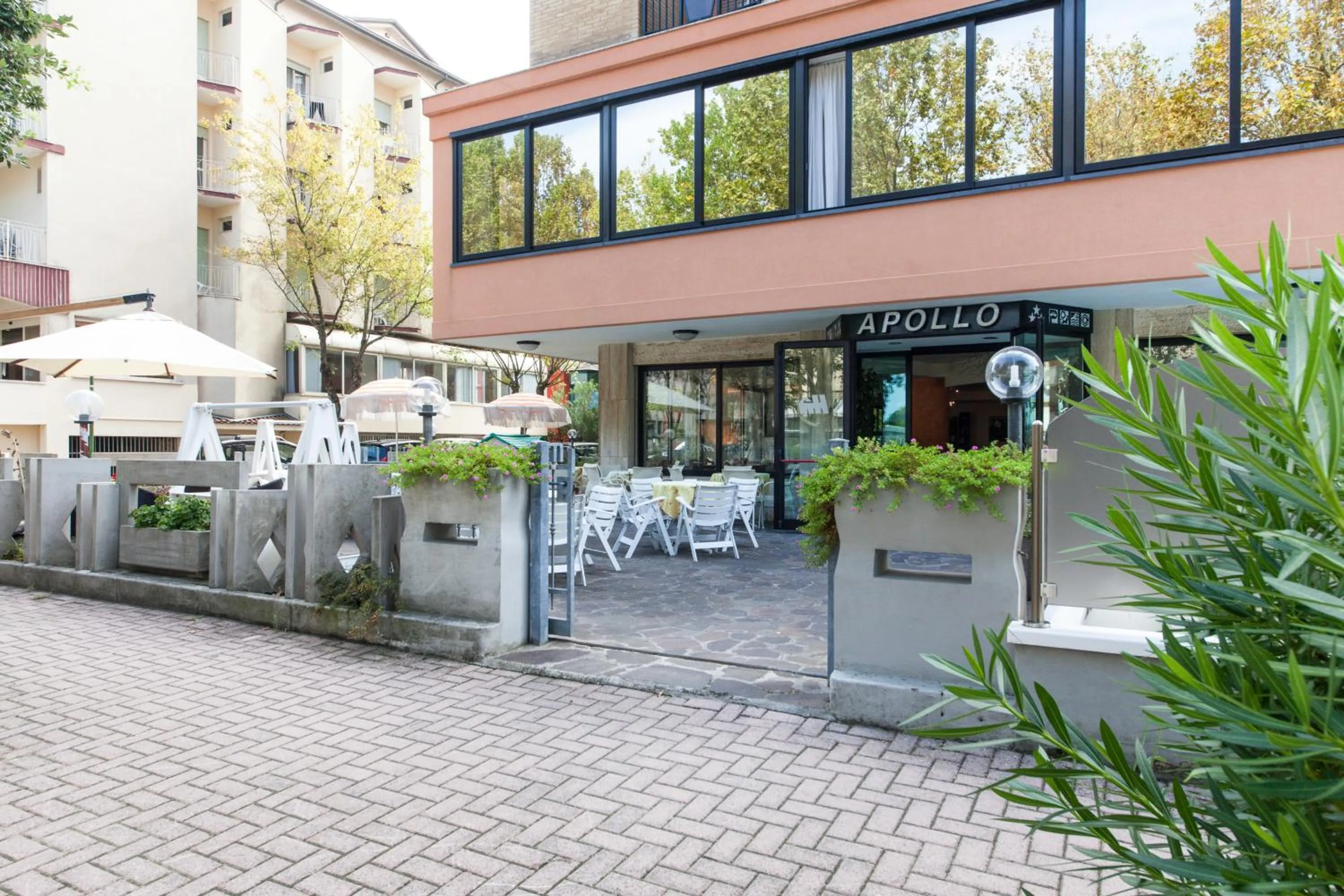 Facade/entrance in Hotel Apollo