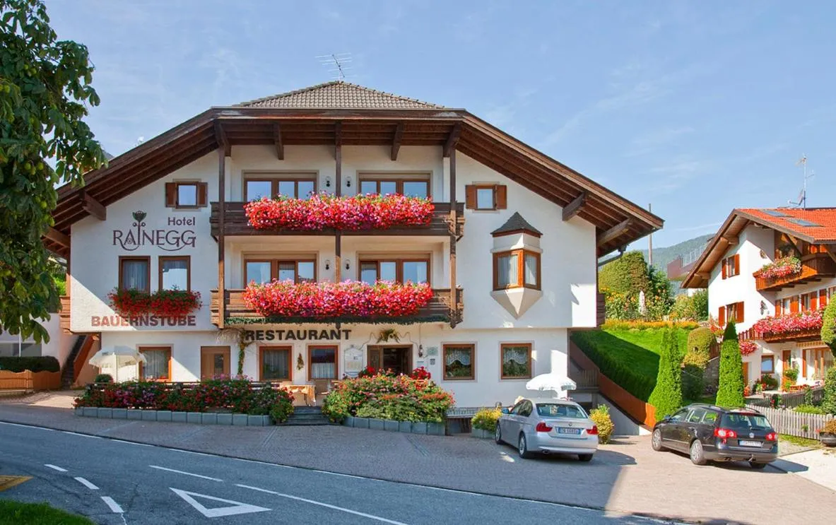 Facade/entrance in Hotel Rainegg