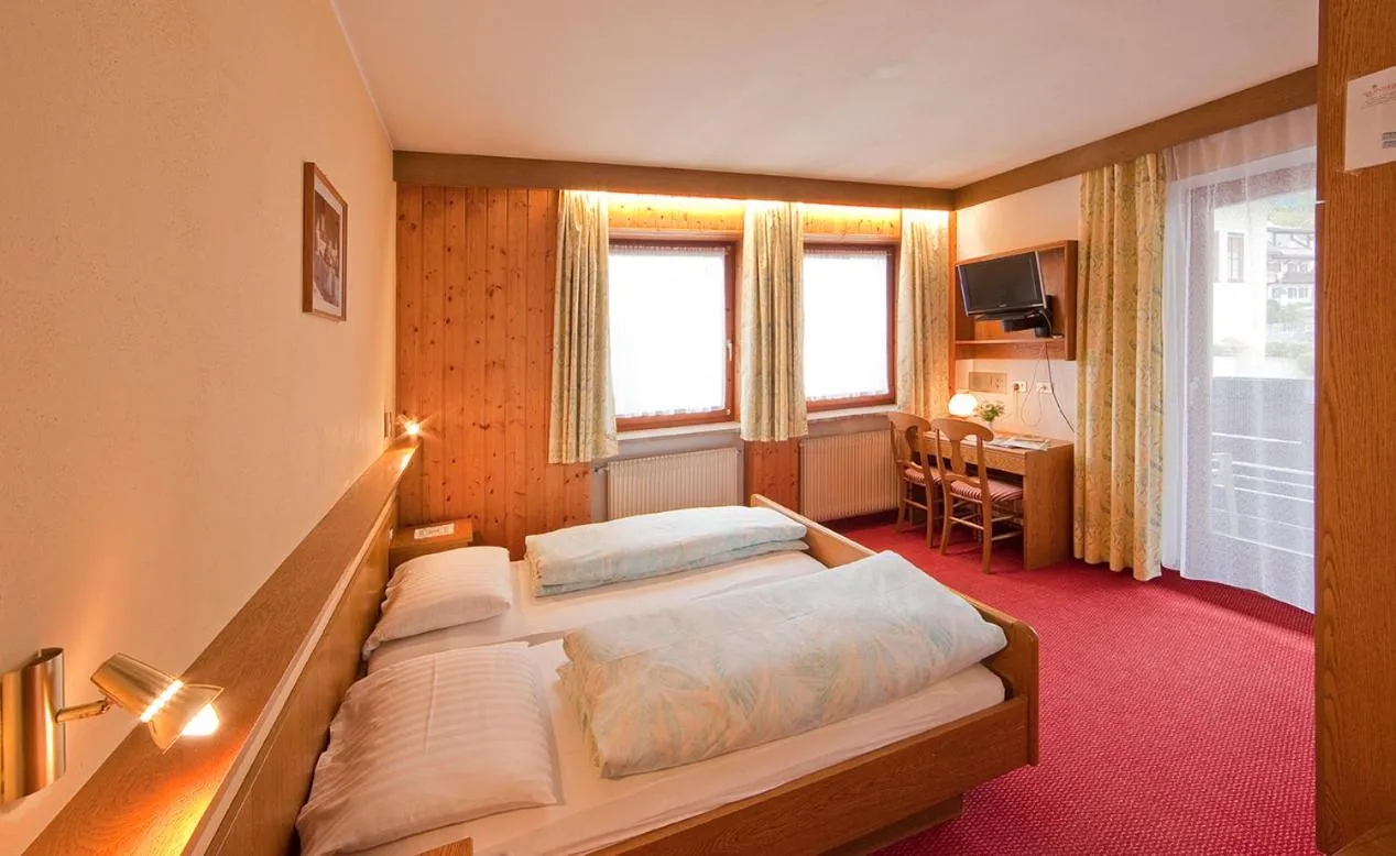 Photo of the whole room, Bed in Hotel Rainegg