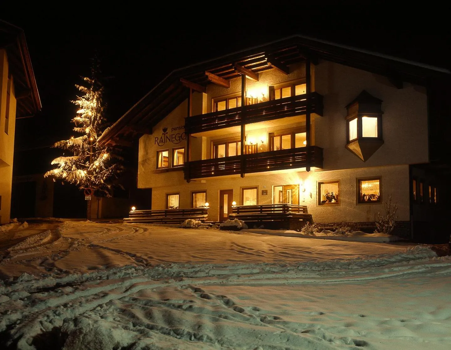 Facade/entrance in Hotel Rainegg