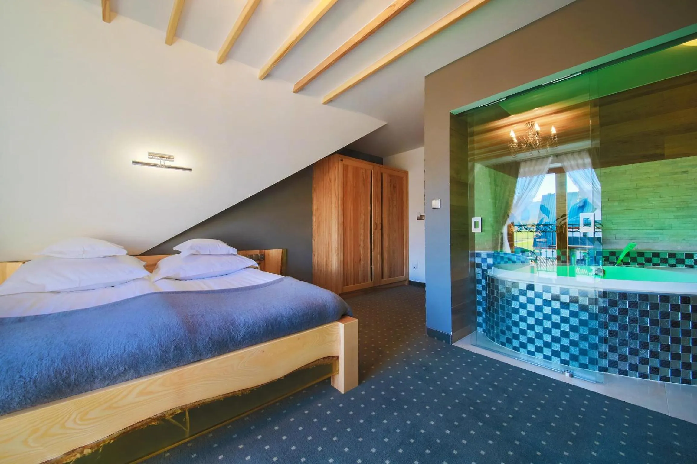 Bathroom, Bed in ECO Willa Grand Karpatia Ski&Wellness