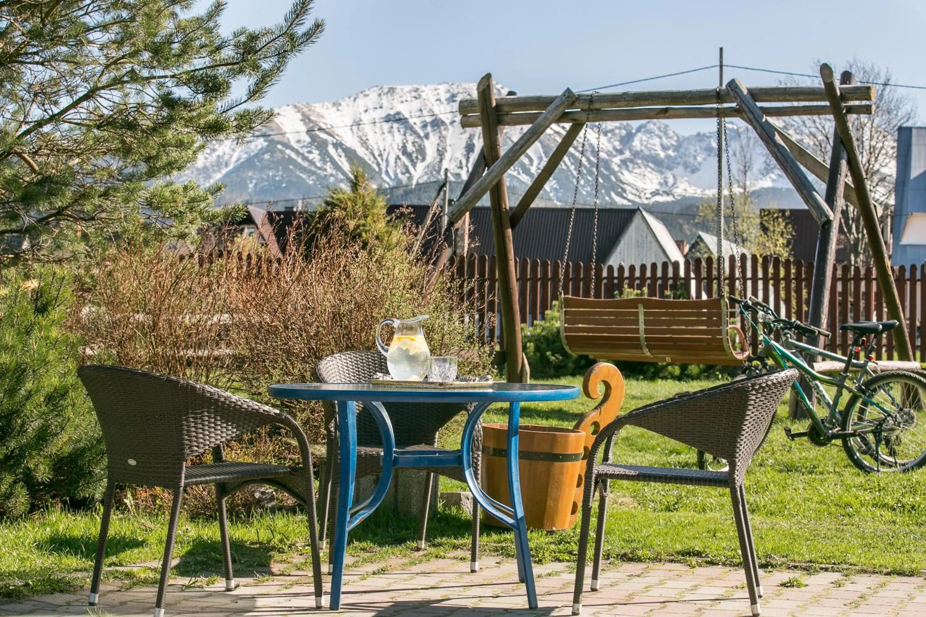 Garden in ECO Willa Grand Karpatia Ski&Wellness