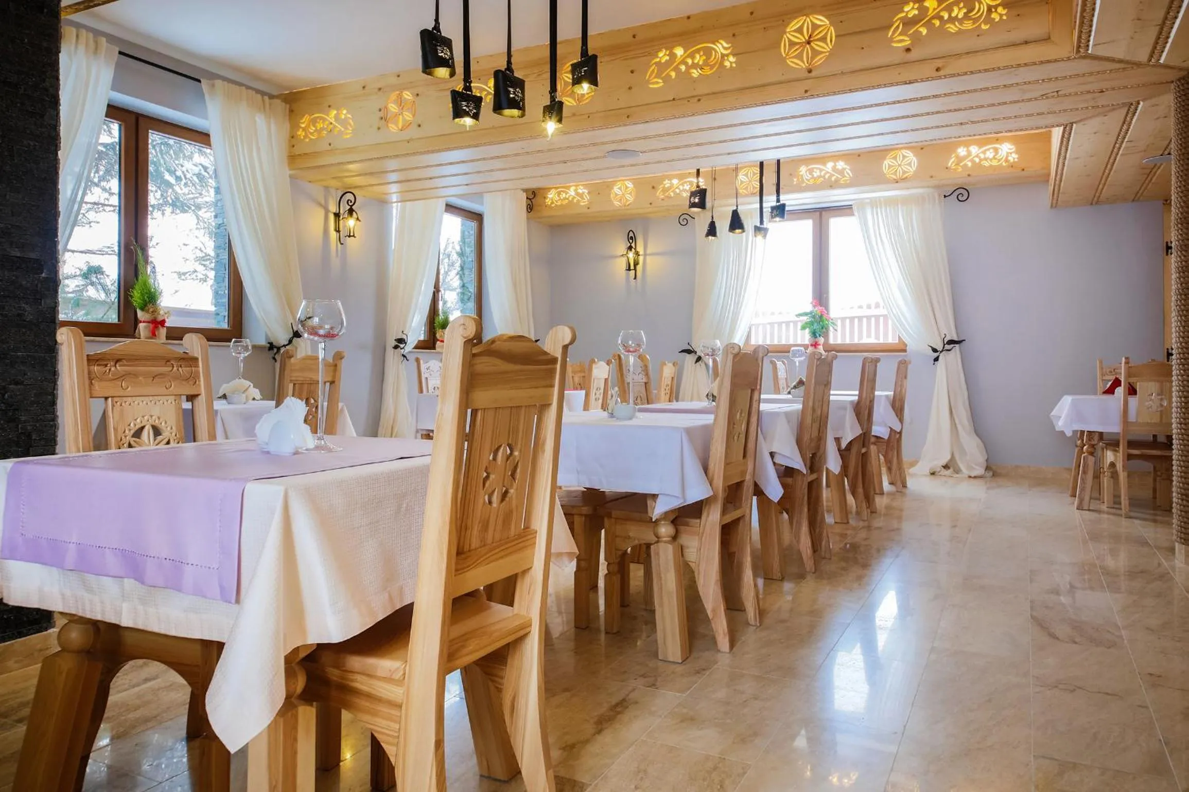 Dining area in ECO Willa Grand Karpatia Ski&Wellness