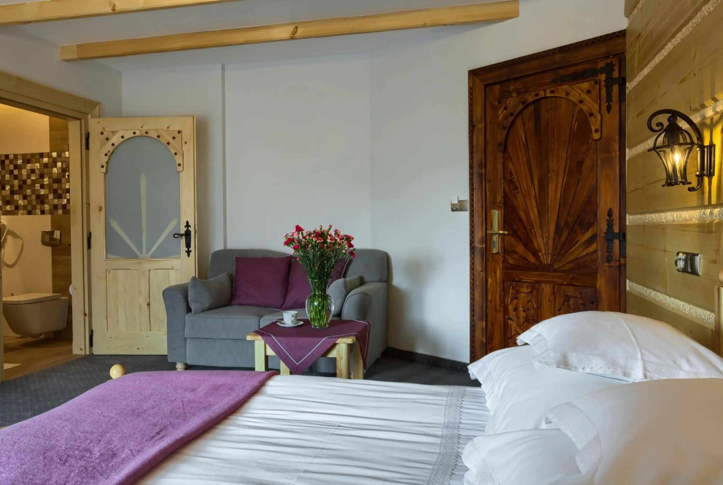 Bathroom, Bed in ECO Willa Grand Karpatia Ski&Wellness