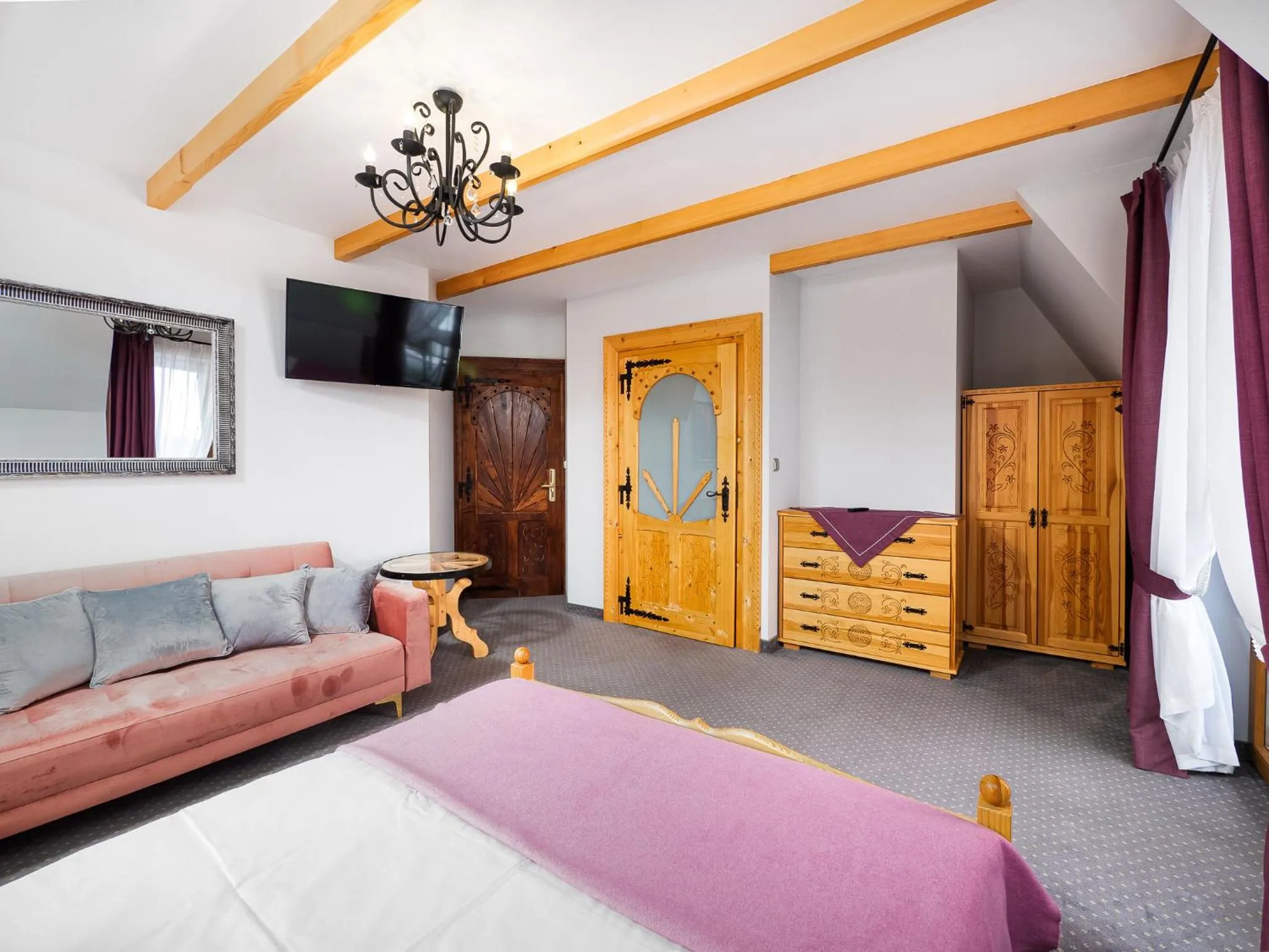 Bed in ECO Willa Grand Karpatia Ski&Wellness