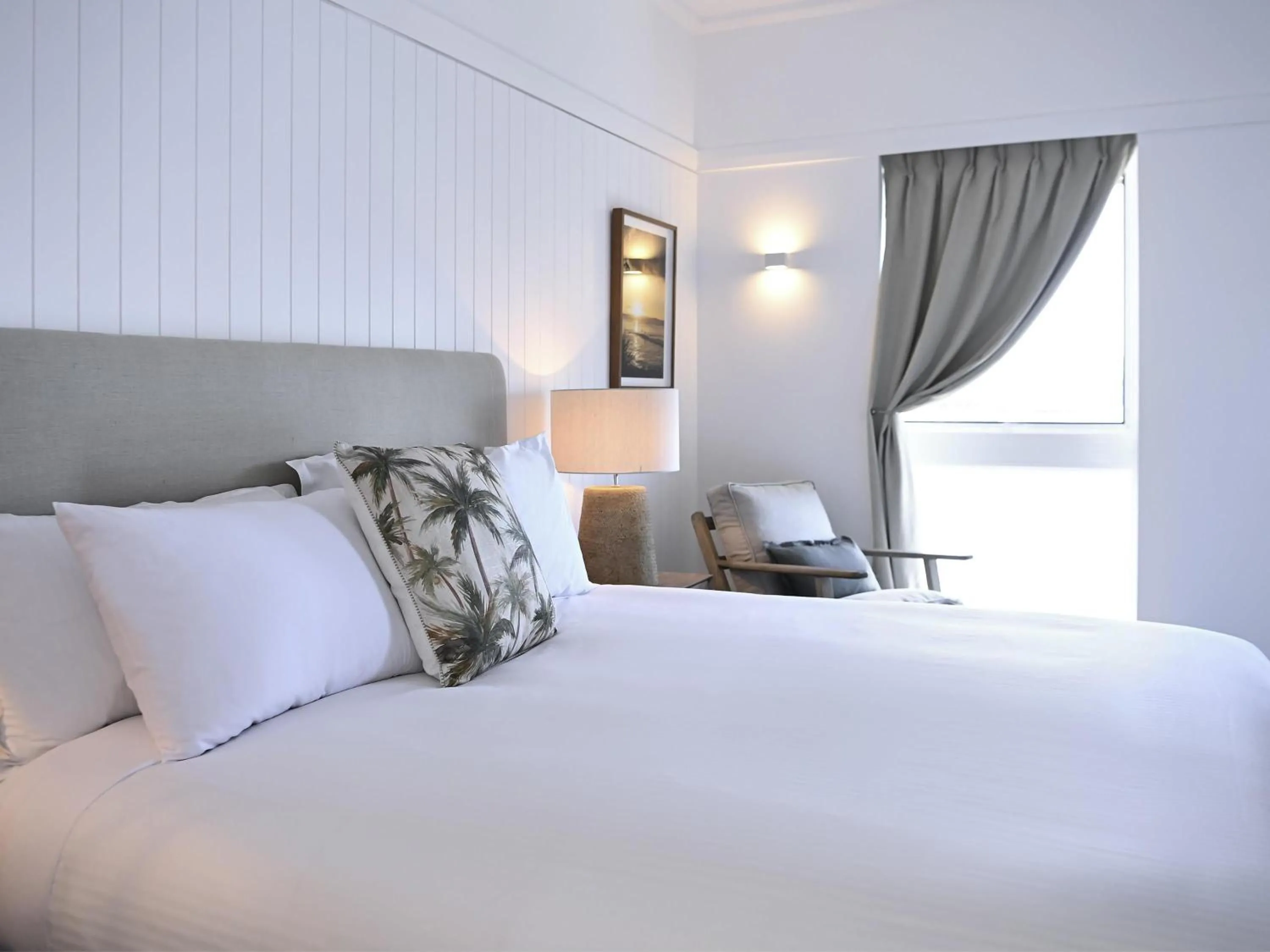 Bedroom, Bed in Novotel Sunshine Coast Resort